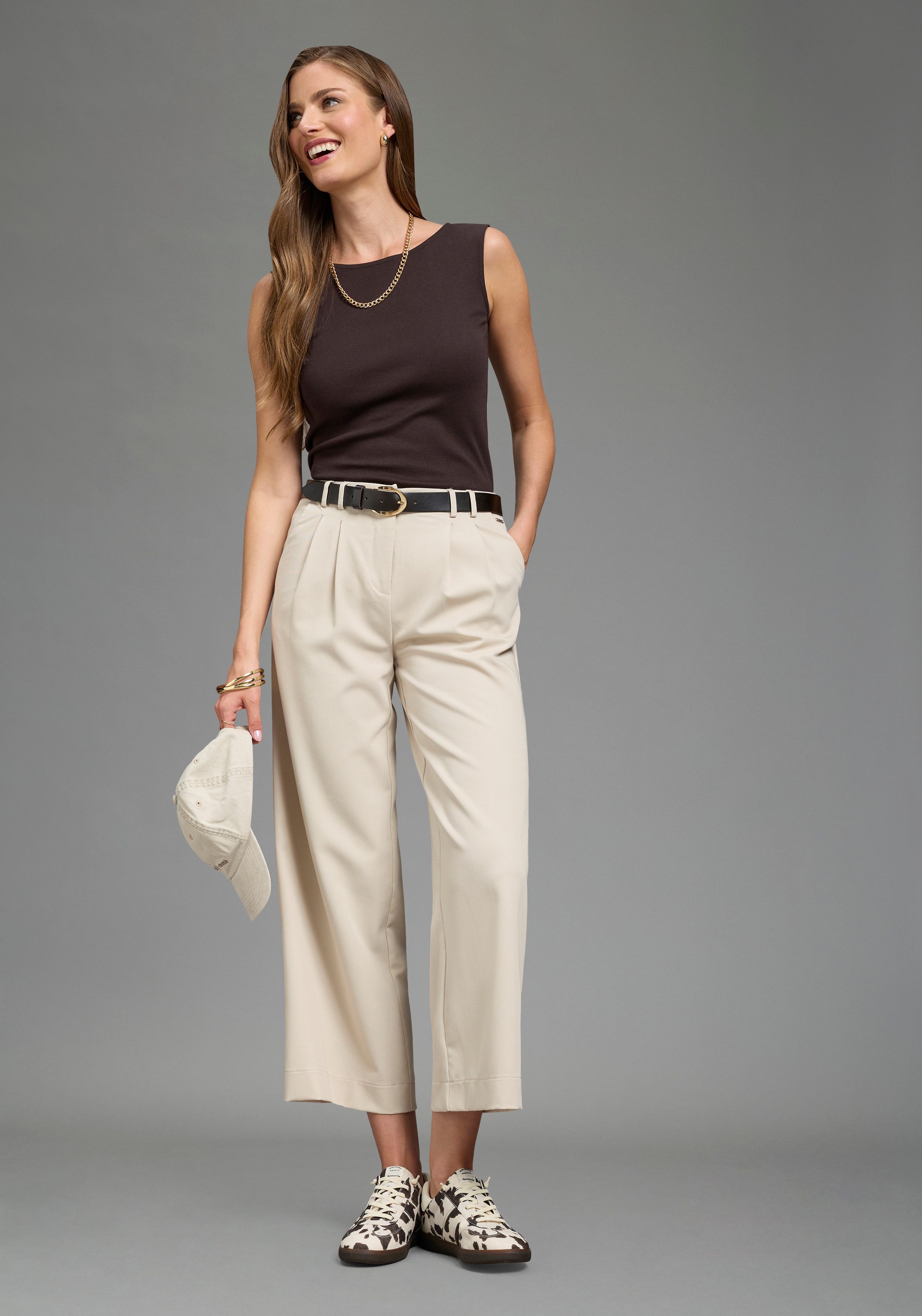 Zum Outfit 12