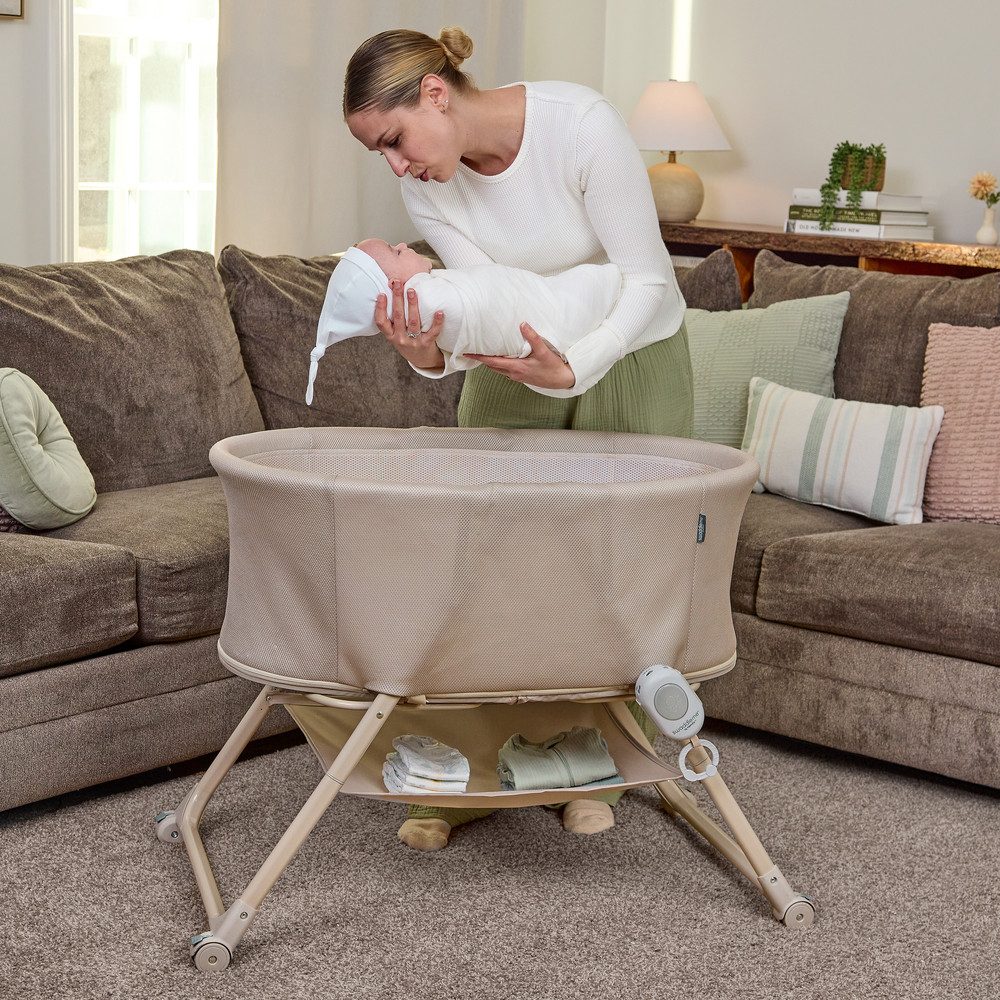 ingenuity Baby-Reisebett Snooze & Stow™ Easy-Folding Bassinet, beige, faltbar