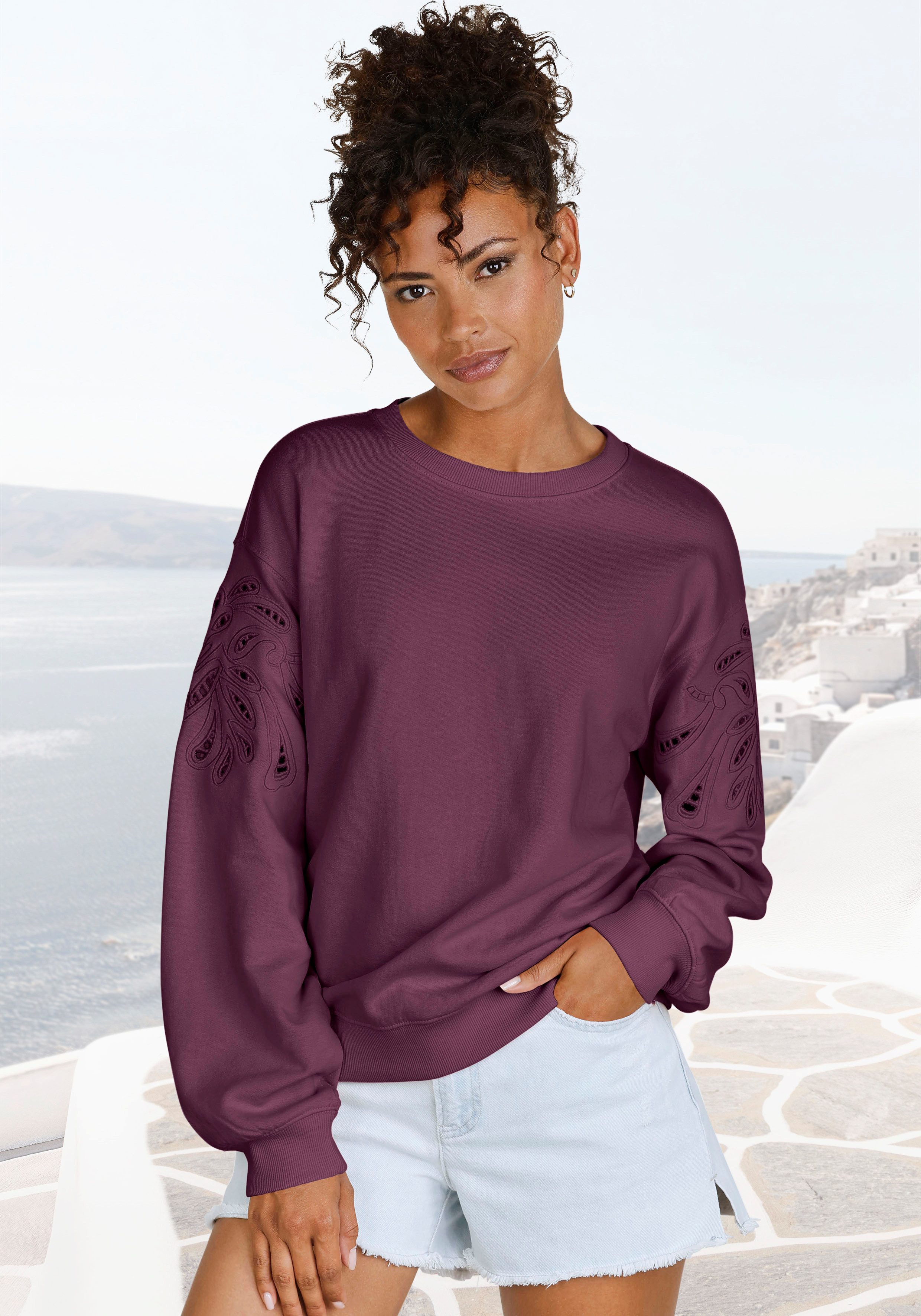Vivance Sweatshirt mit Lochstickerei, weicher Baumwoll-Mix