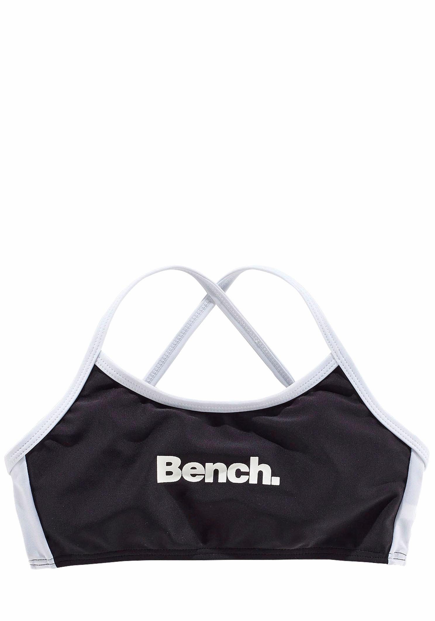 Bench. Bustier-Bikini Trägern mit schwarz-weiß gekreuzten