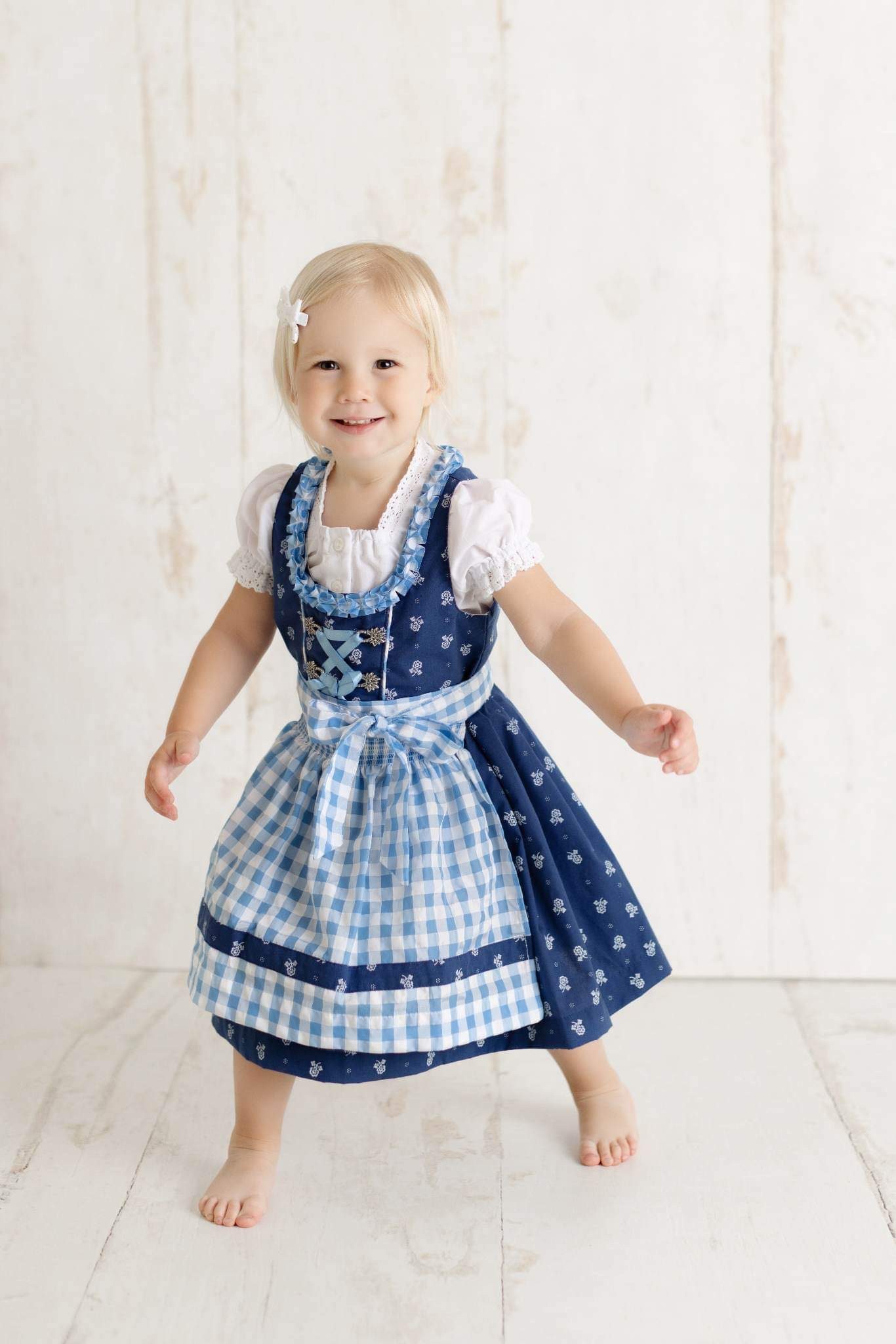 Ramona Lippert Dirndl Kinderdirndl Chrissi blau mit Bluse Mädchen – Bild 4 von 5