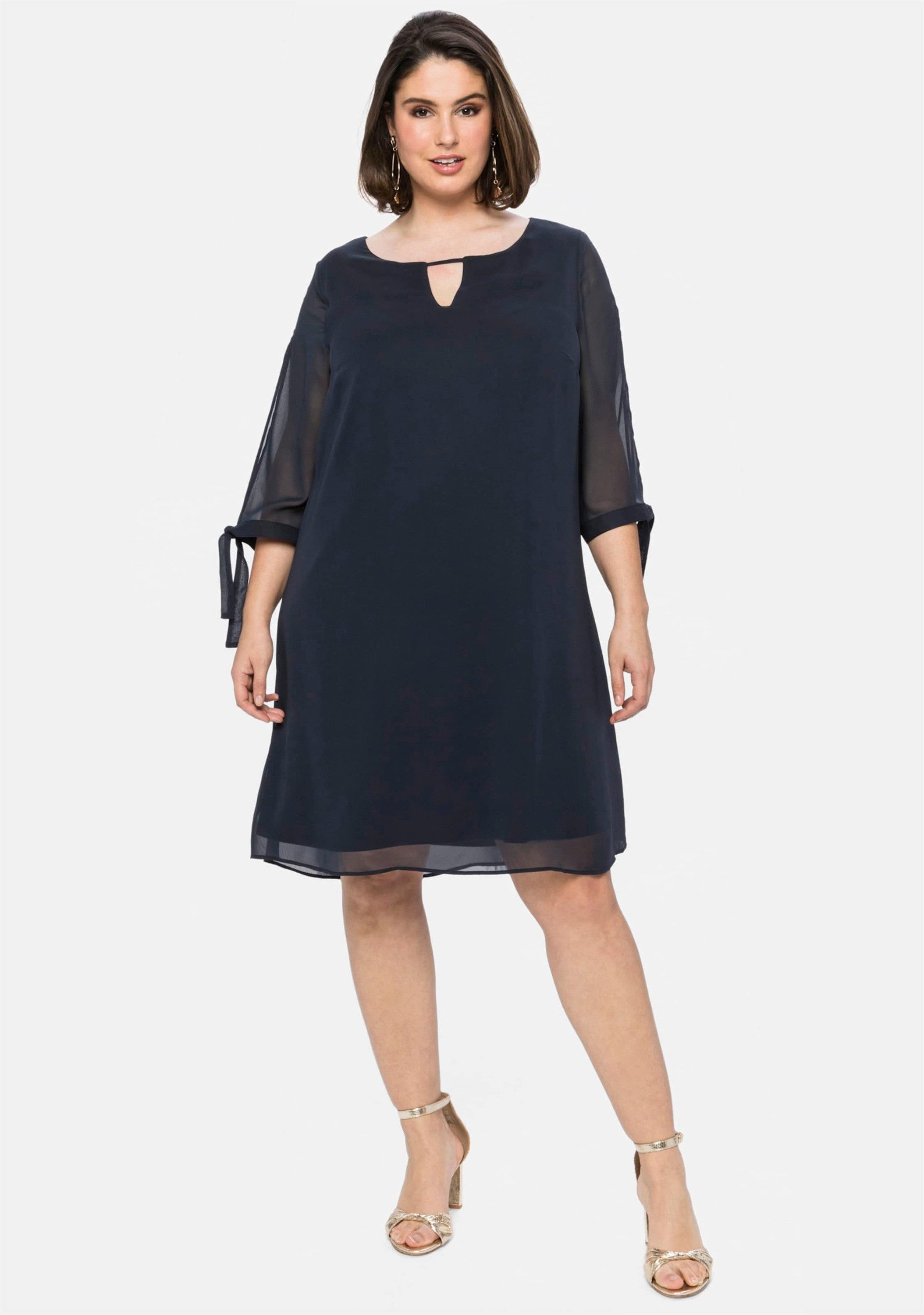 Sheego Etuikleid Chiffonkleid 3/4-Arm im Lagenlook, mit geschlitztem Ärmel