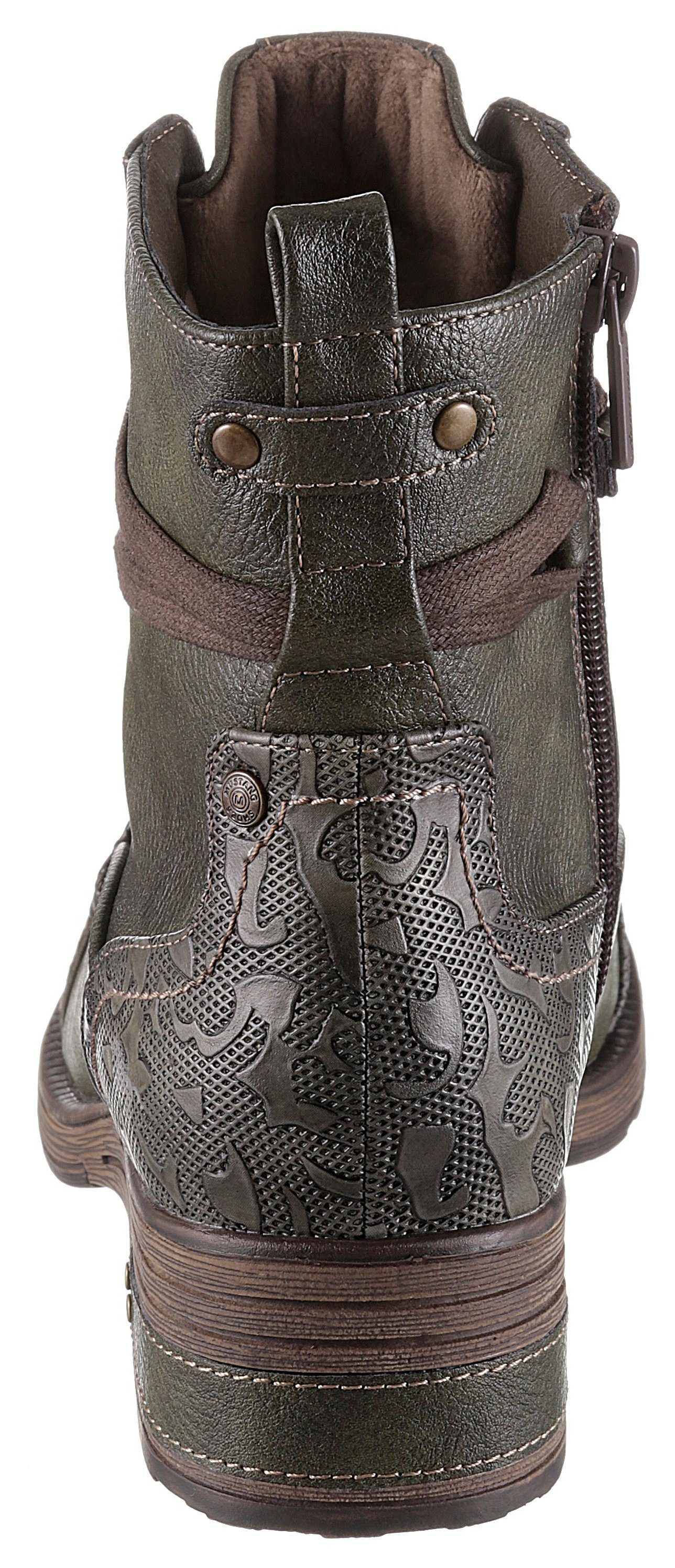 Mustang Shoes Schnürstiefelette schaftumspielender olivgrün-used mit Schnürung