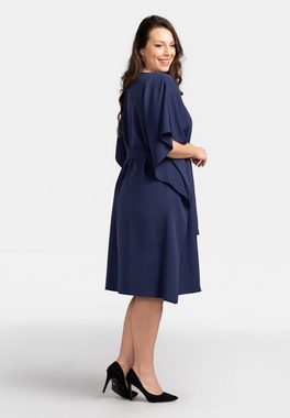Karko Abendkleid 54141 Elegantes Kleid im Kimono-Stil, Plus Size Kleid in Minilänge