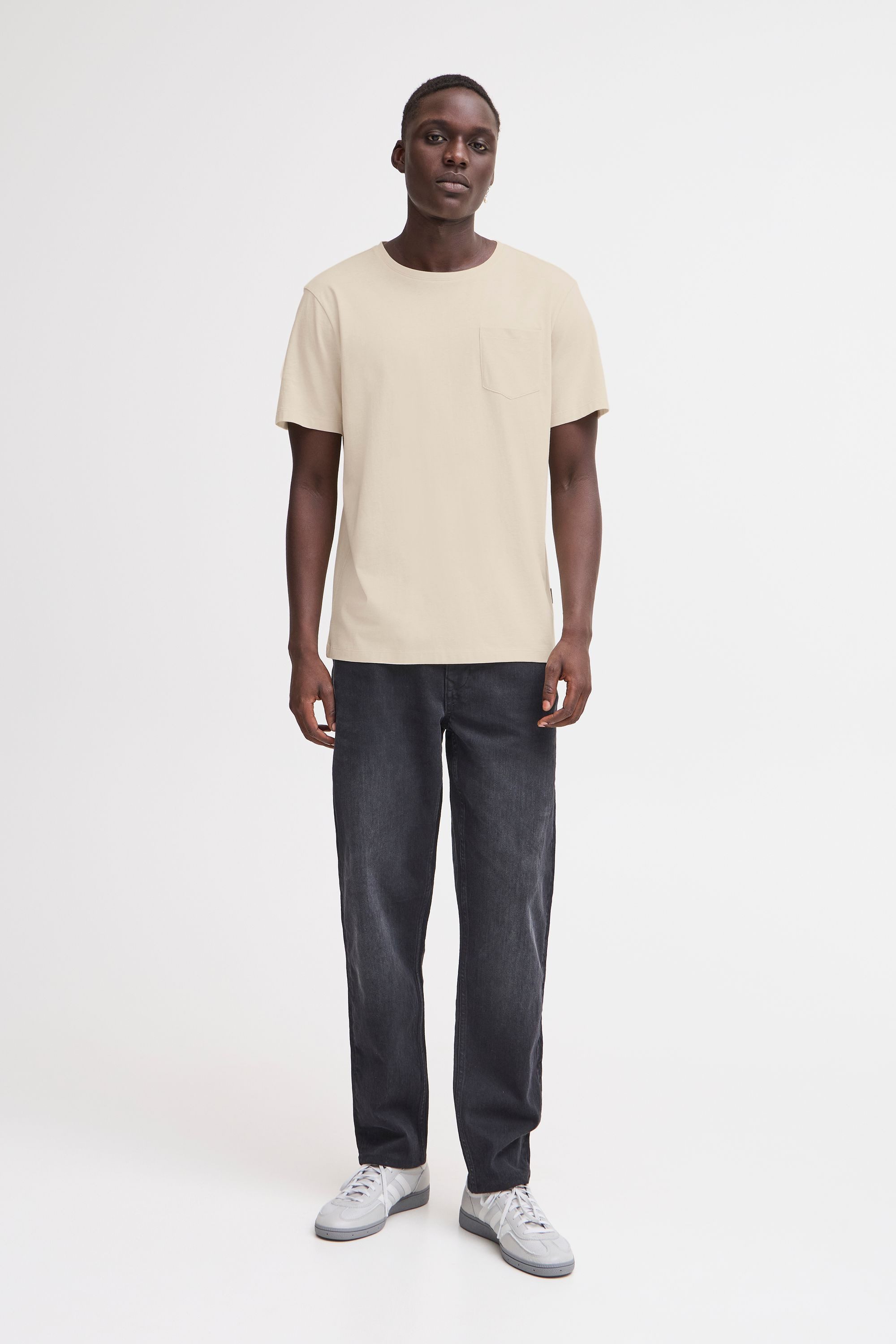 Blend Rundhalsshirt BHJago (1-tlg) Basic T-Shirt mit Rundhalsausschnitt und Brusttasche