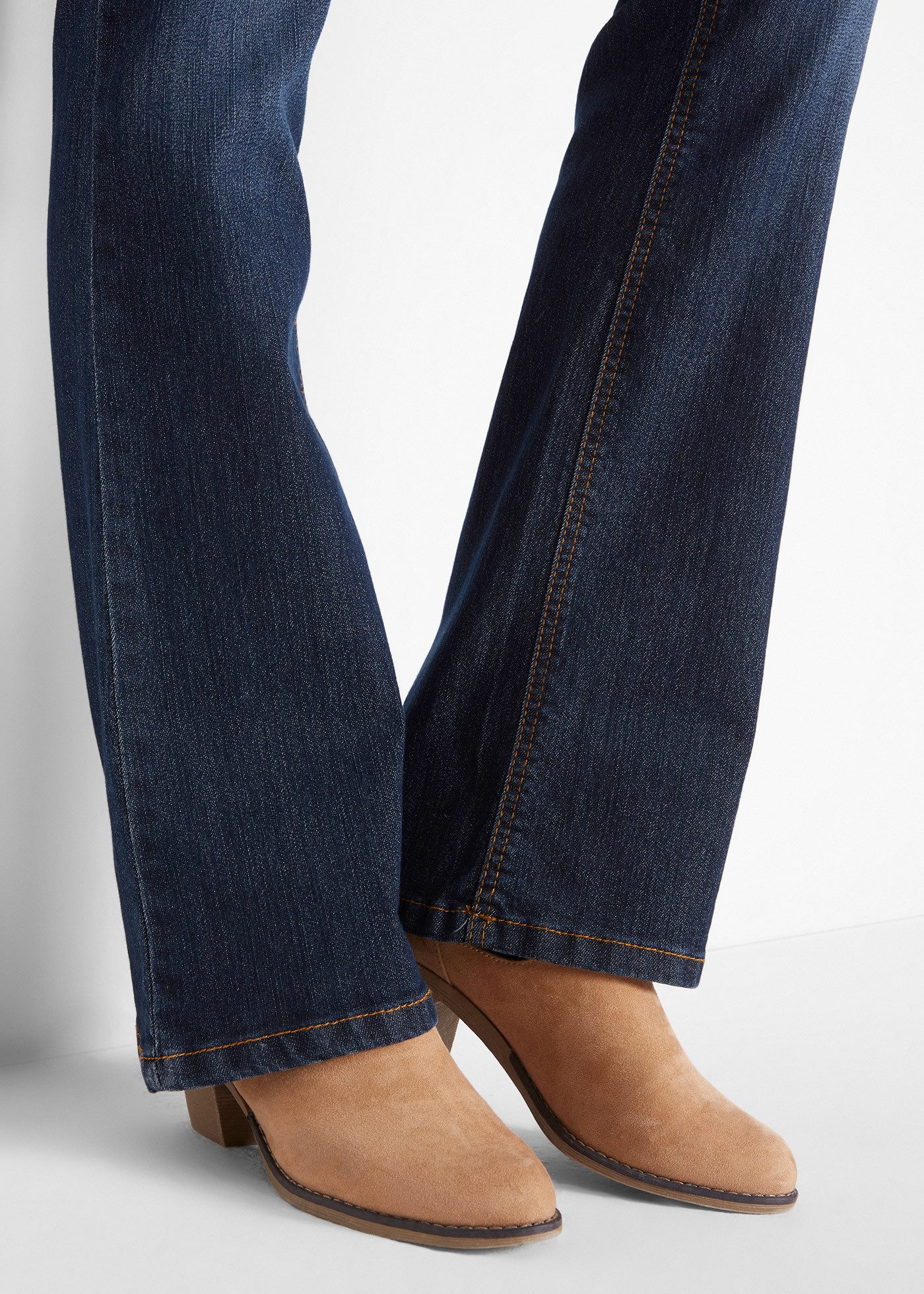 bonprix Bootcut-Jeans Regular Fit Passform, im klassischen 5-Pocket-Stil