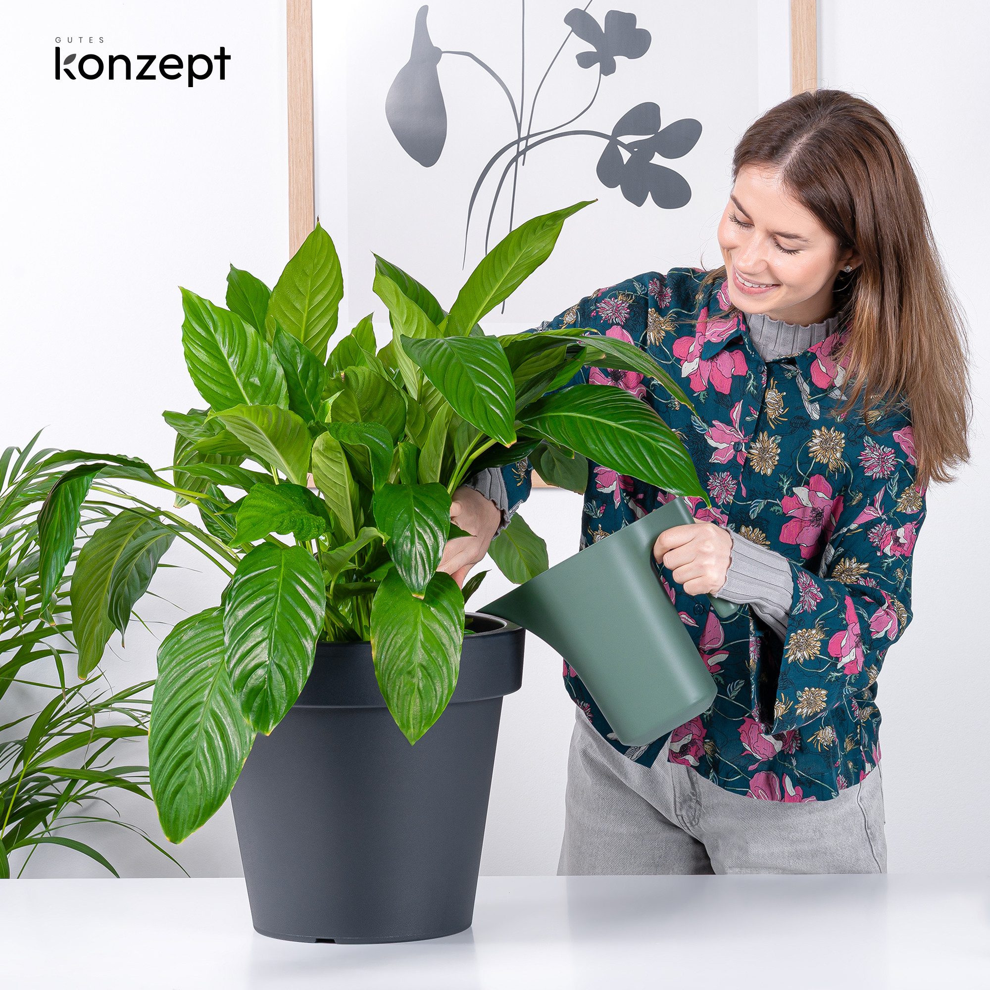 KONZEPT Blumentopf aus Kunststoff, 35 cm Durchmesser, in konischer Optik, Geprägtem Rand, Konische Form, Stapelbar, Volumen: 18,8 L