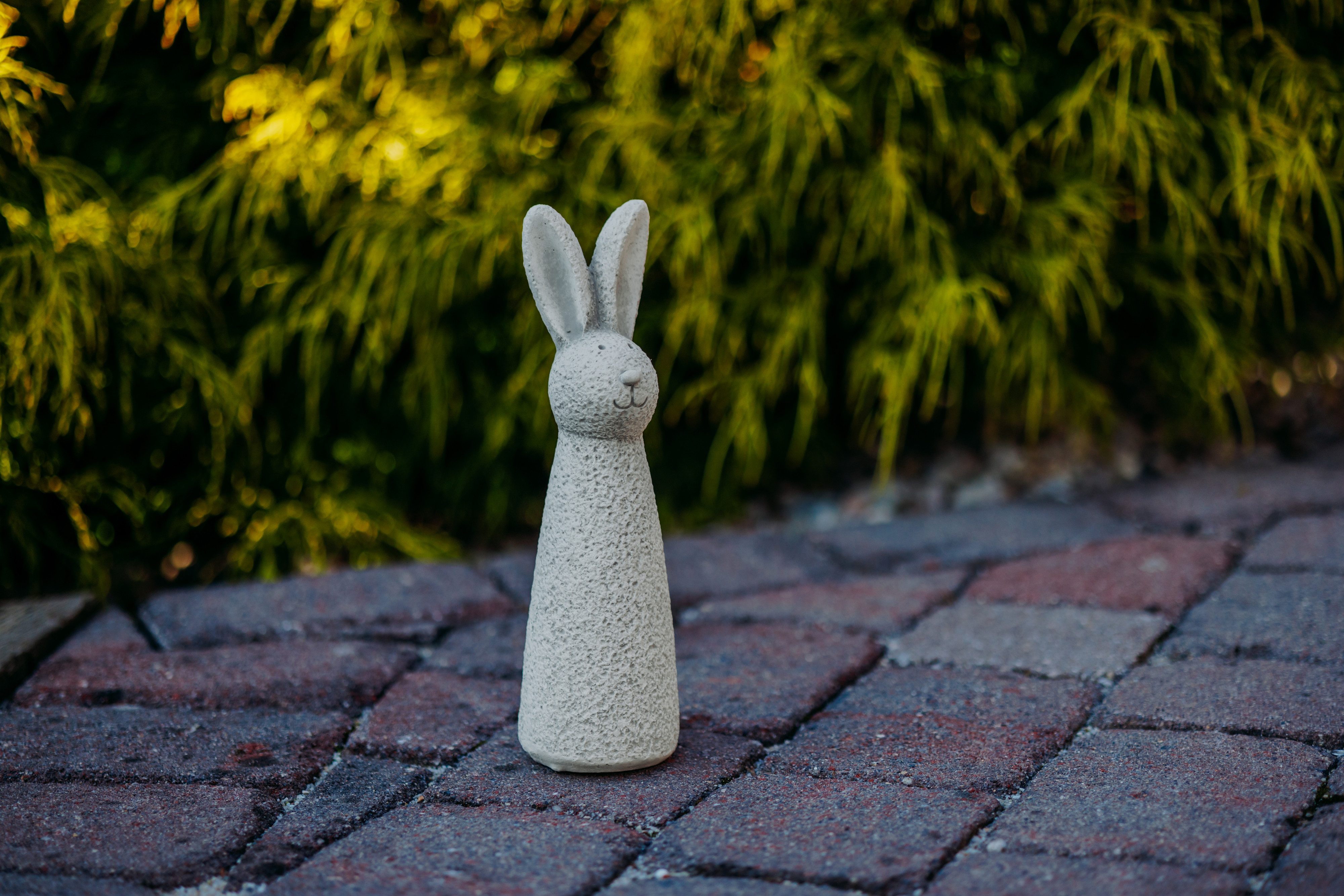 gartendekoparadies.de Gartenfigur Lustige Hasen, Osterhasen, Steinfiguren, Höhe 50 oder 30 cm, Steinguss, (2er-Set), Frostsicher