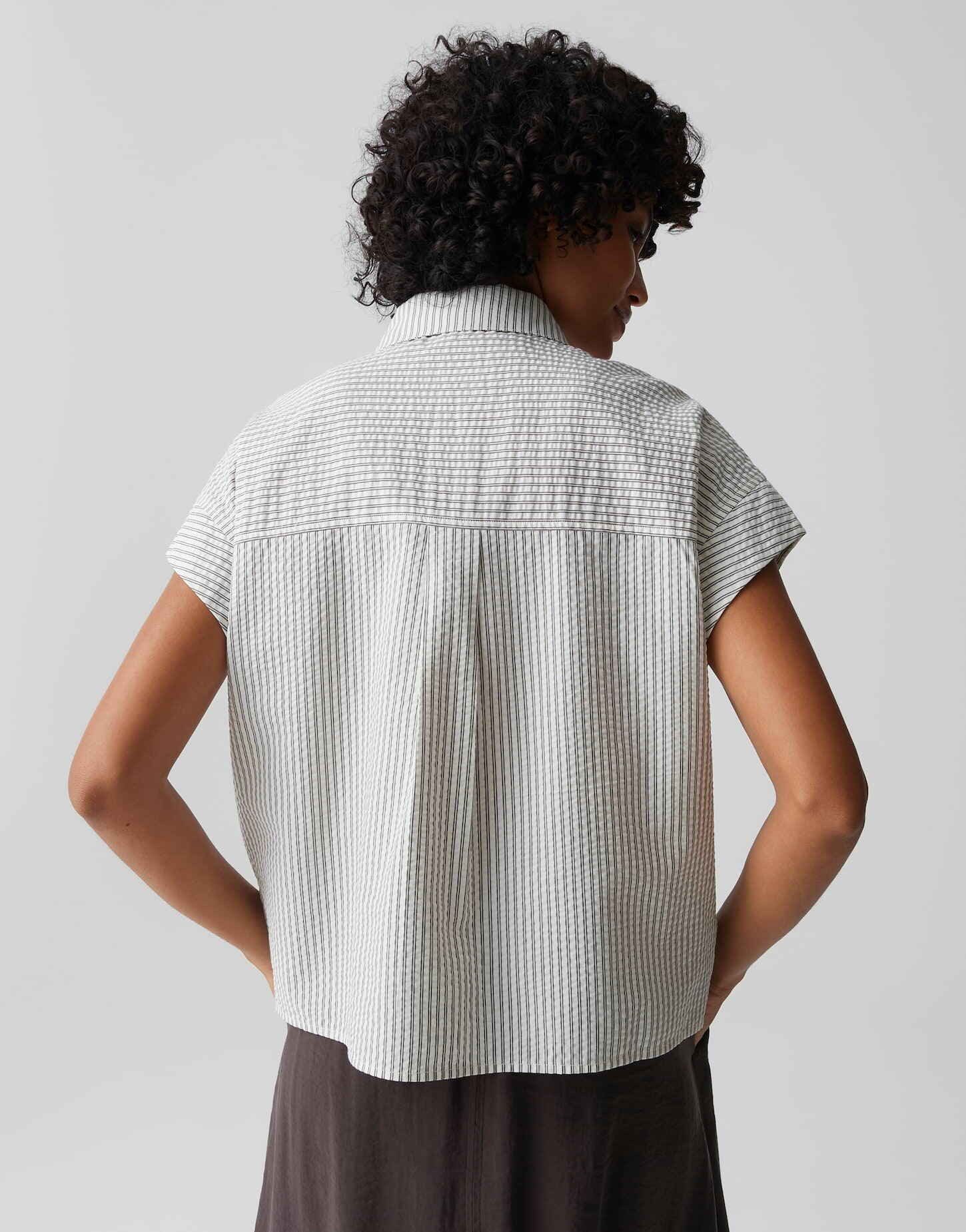 OPUS Kurzarmbluse Falvia stripe aus Webware mit Seersucker Struktur Perlmuttknöpfe verleihen dem Look feine Eleganz