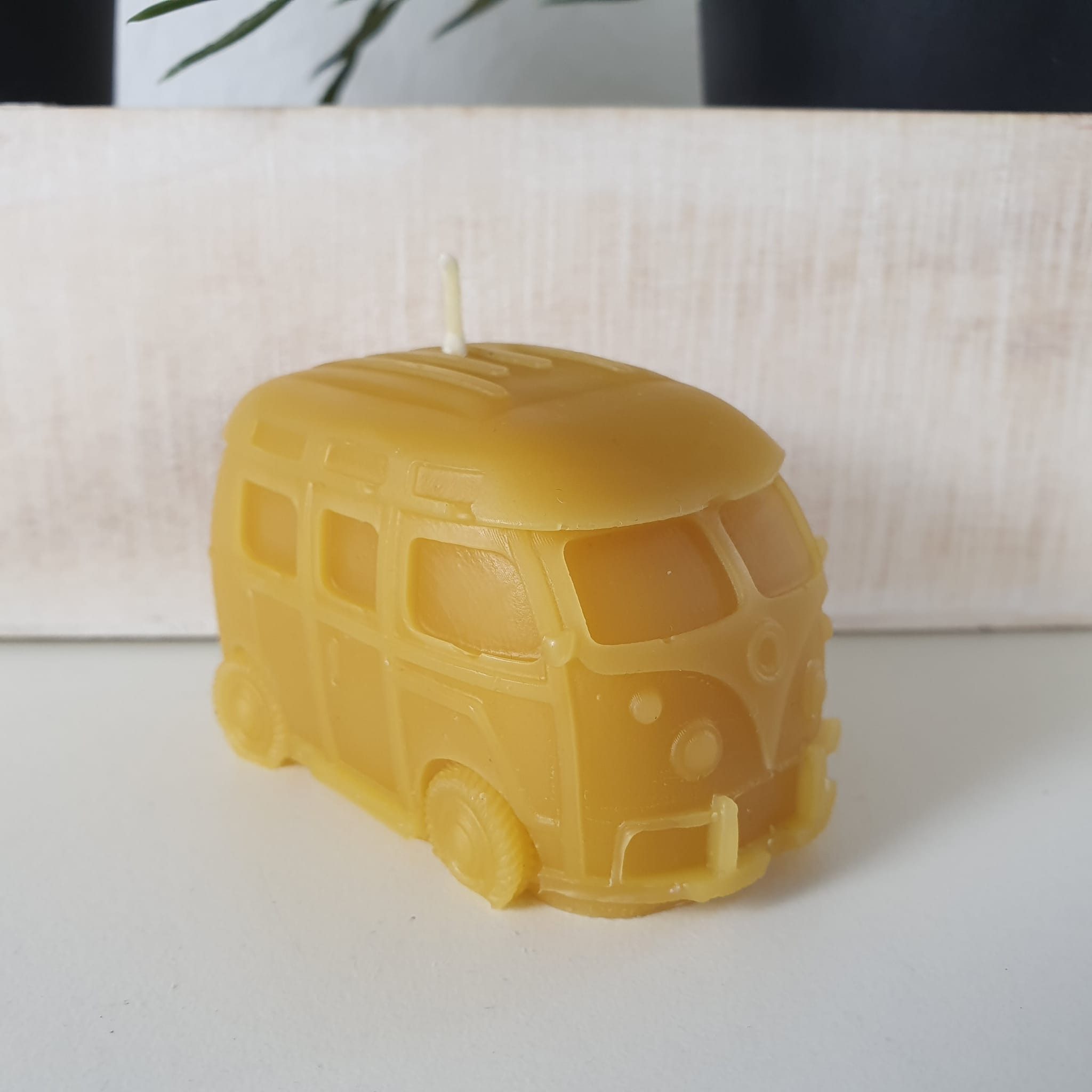 Aspinaworld Bienenwachskerze Auto Kerze Bulli 7 cm – Kerze aus Bienenwachs