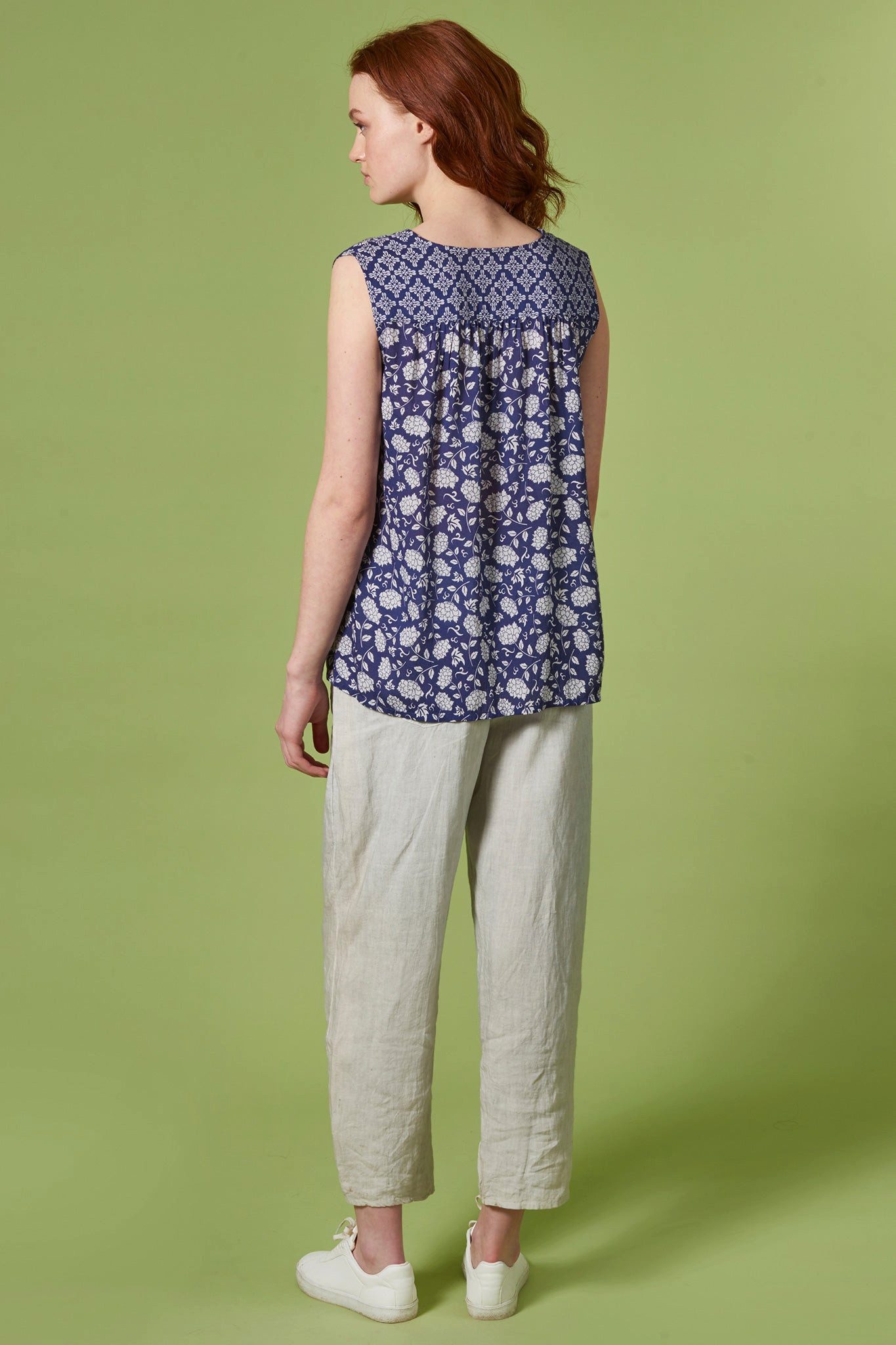 Himalaya Clothing Shirttop Ärmelloses Shirt Damen floral mit V-Ausschnitt a günstig online kaufen