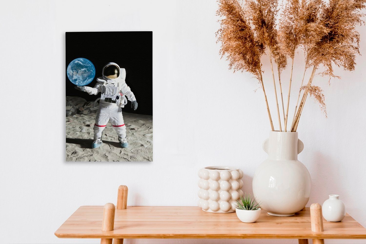cm fertig Mond Leinwandbild Astronaut inkl. OneMillionCanvasses® Zackenaufhänger, - bespannt Leinwandbild Gemälde, 20x30 Erde, - (1 St),