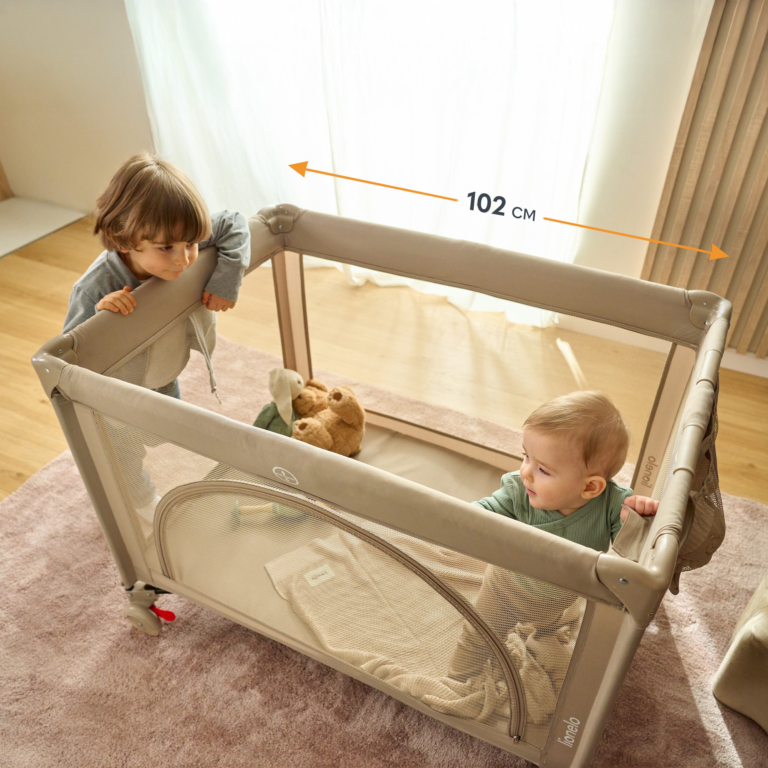 lionelo Baby-Reisebett LAURA, Kompakt/Bodeneinstieg/2 Matratzenhöhen/Rollen mit Bremsen
