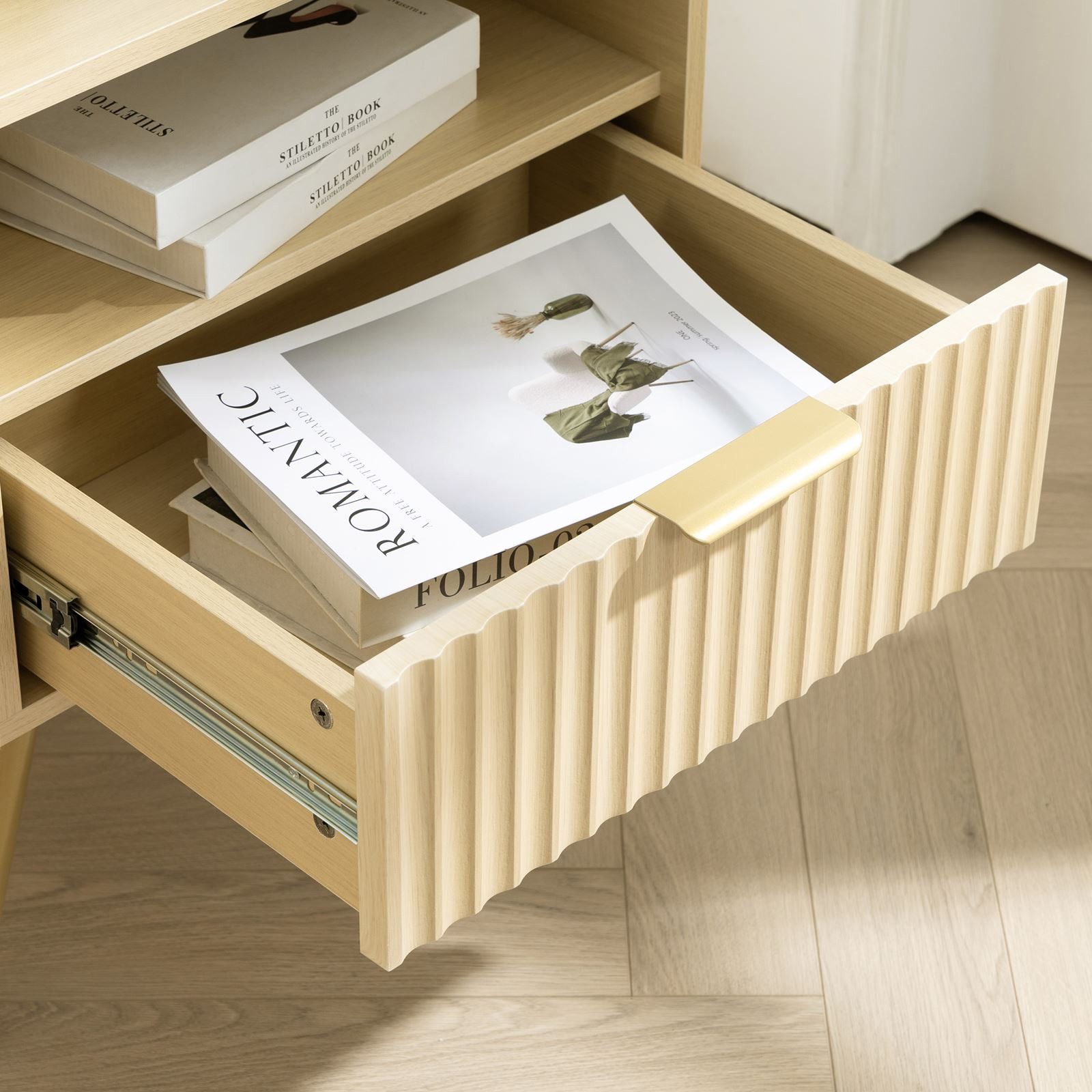 IDIMEX Nachtkommode MERVAL, Kleine Nachtkommode mit Schublade Metallfüße MDF-Front eiche/gold