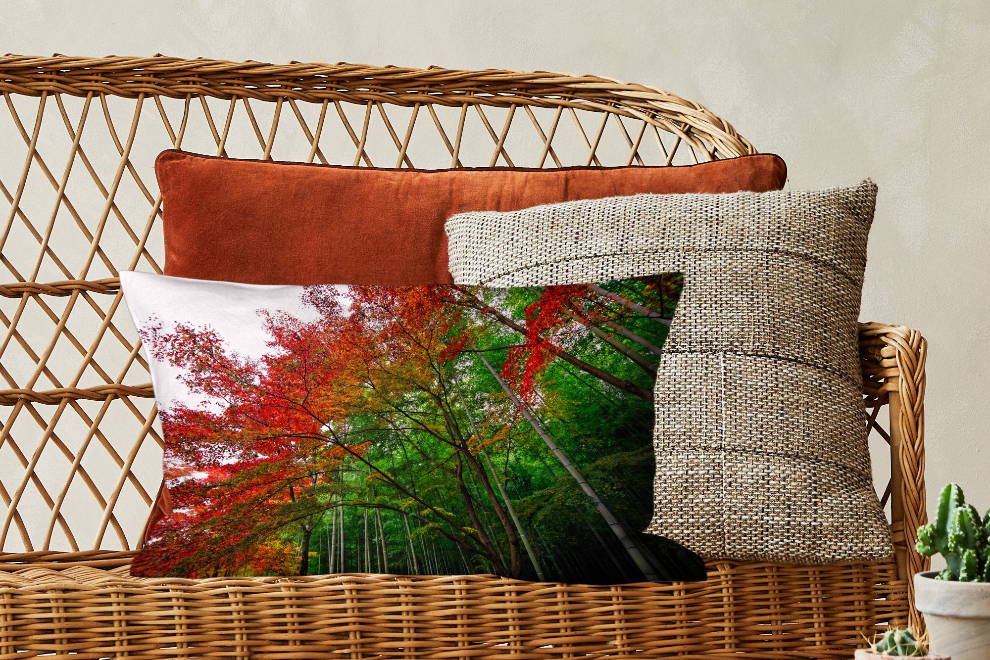 Füllung, Japan, MuchoWow mit Dekokissen Arashiyama im Dekokissen von Viele Dekoration, Zierkissen, Farben Schlafzimmer Bambuswald Wohzimmer