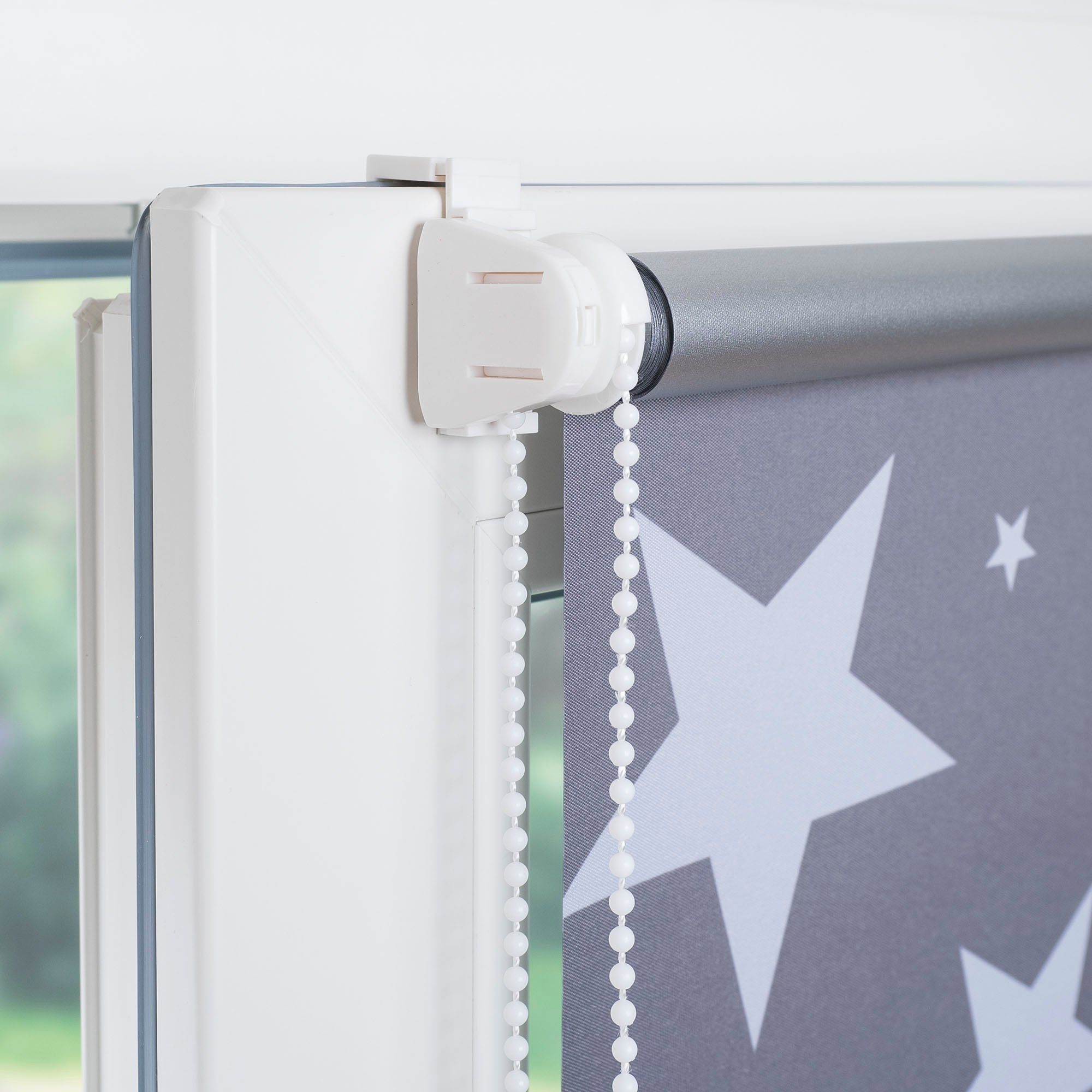 Seitenzugrollo Druck Sterne, Liedeco, verdunkelnd, ohne Bohren, freihängend, Klemmfix