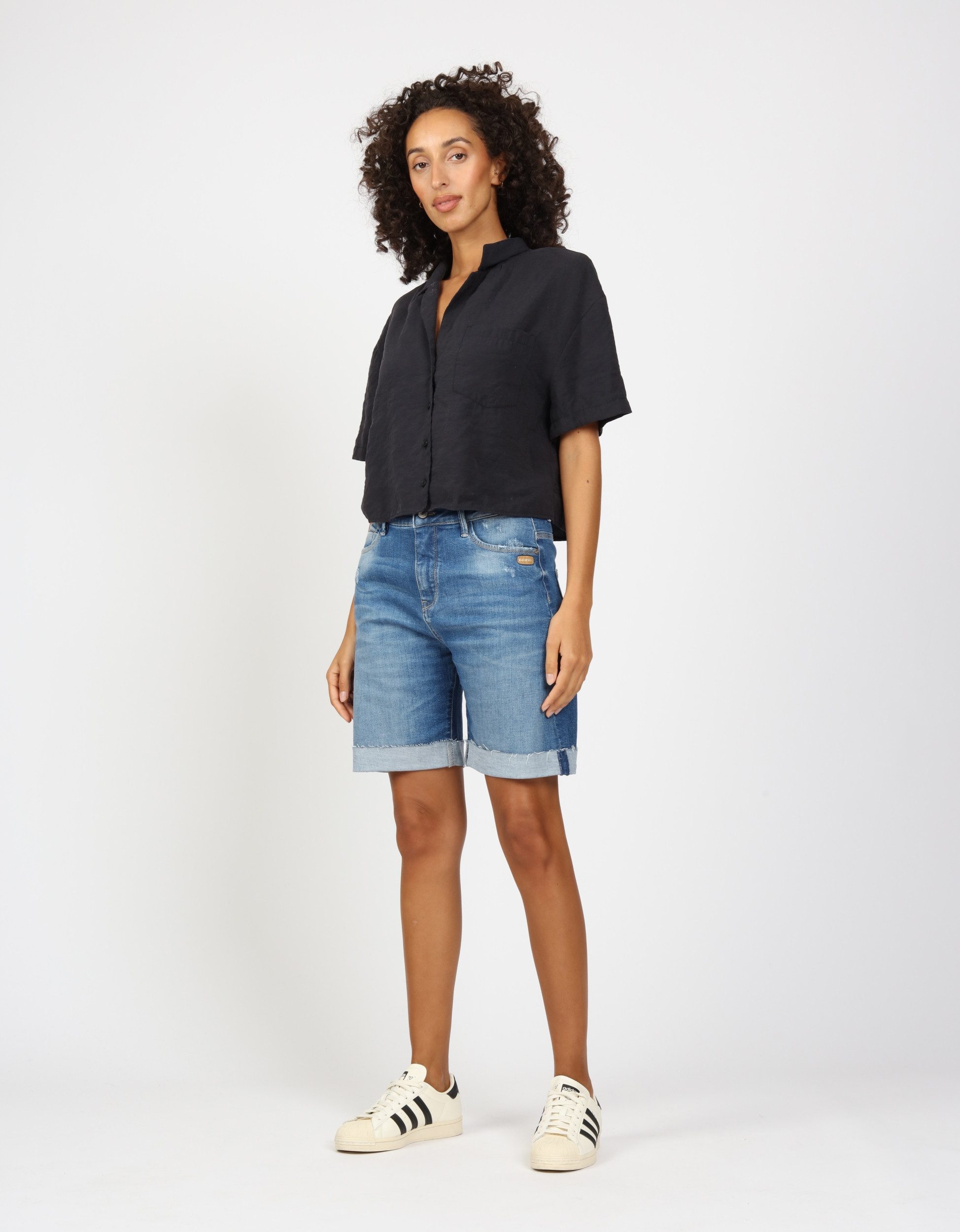 GANG Shorts – Bermuda Shorts im Wide Fit mit Mid Waist aufgeschlagener Saum günstig online kaufen