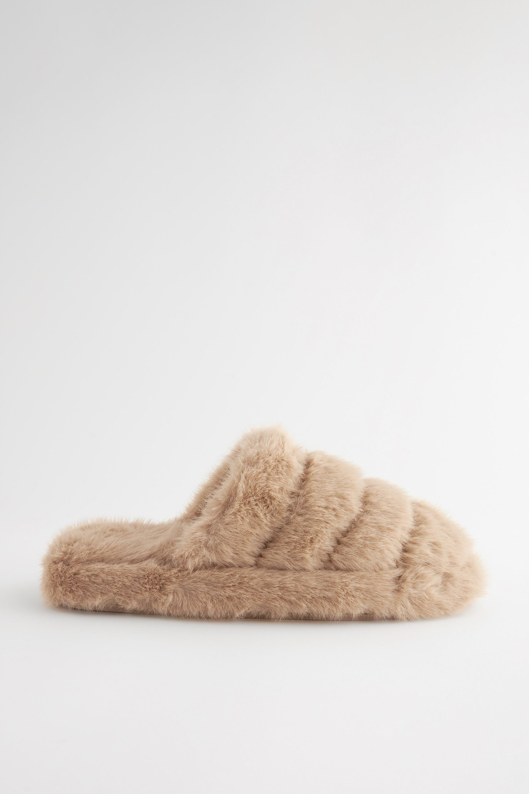 Next Flatform-Pantoletten aus Kunstfell mit Steppdesign Hausschuh (1-tlg)