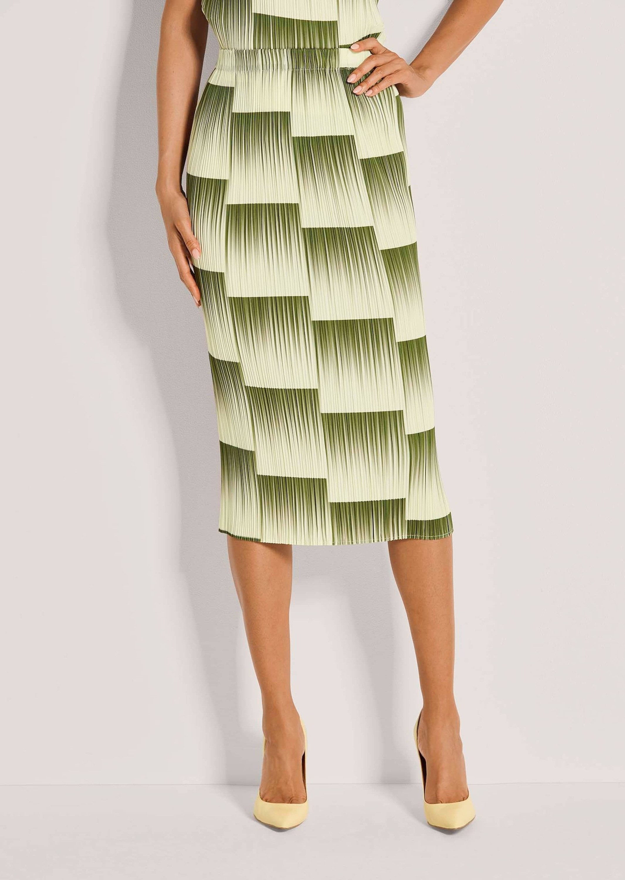 MADELEINE Maxirock Plisseerock mit grafischem Muster Druckrock mit Schlupfbund und Knielänge