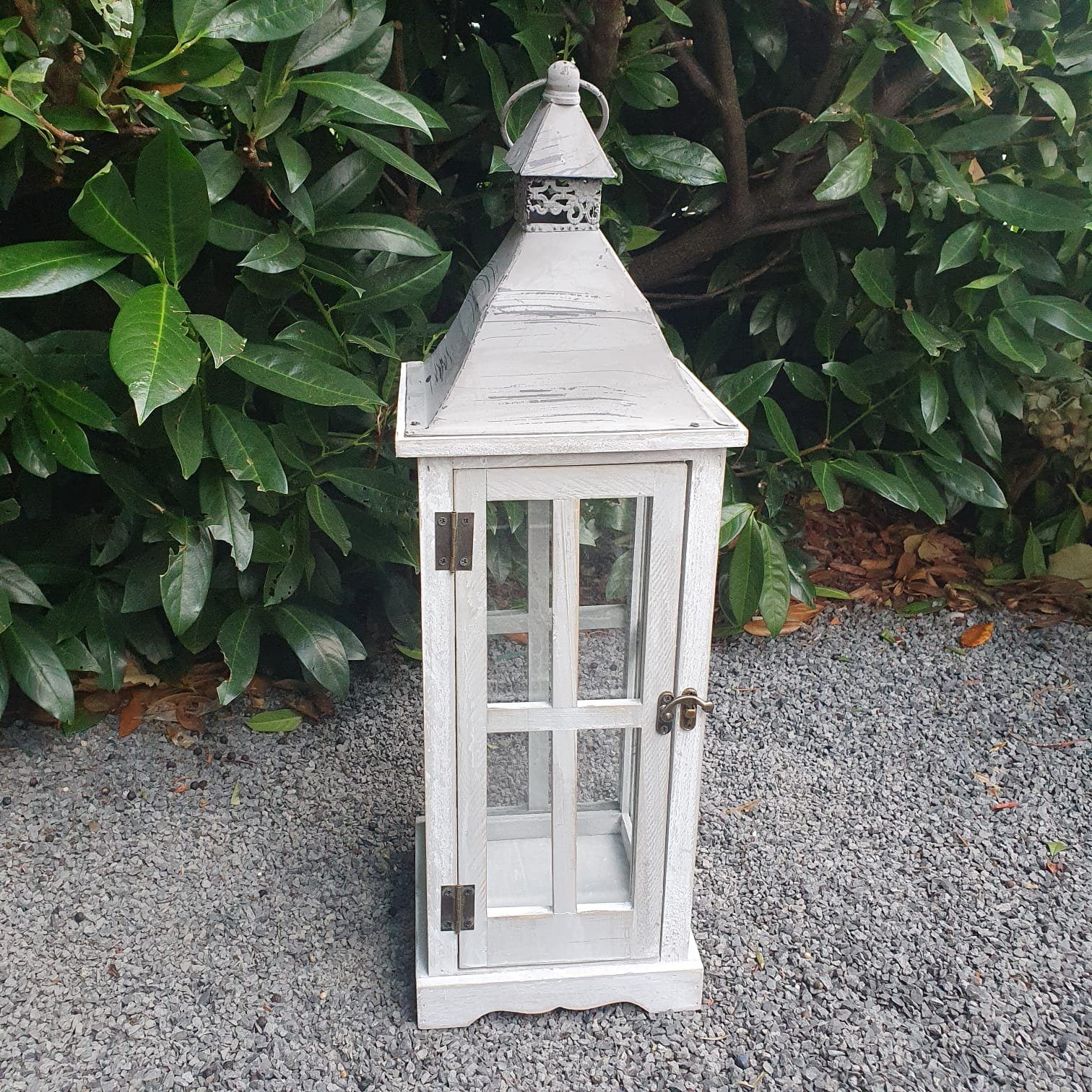 Aspinaworld Kerzenlaterne Laterne 56 cm weiß - Holzlaterne mit Metalldach - günstig online kaufen