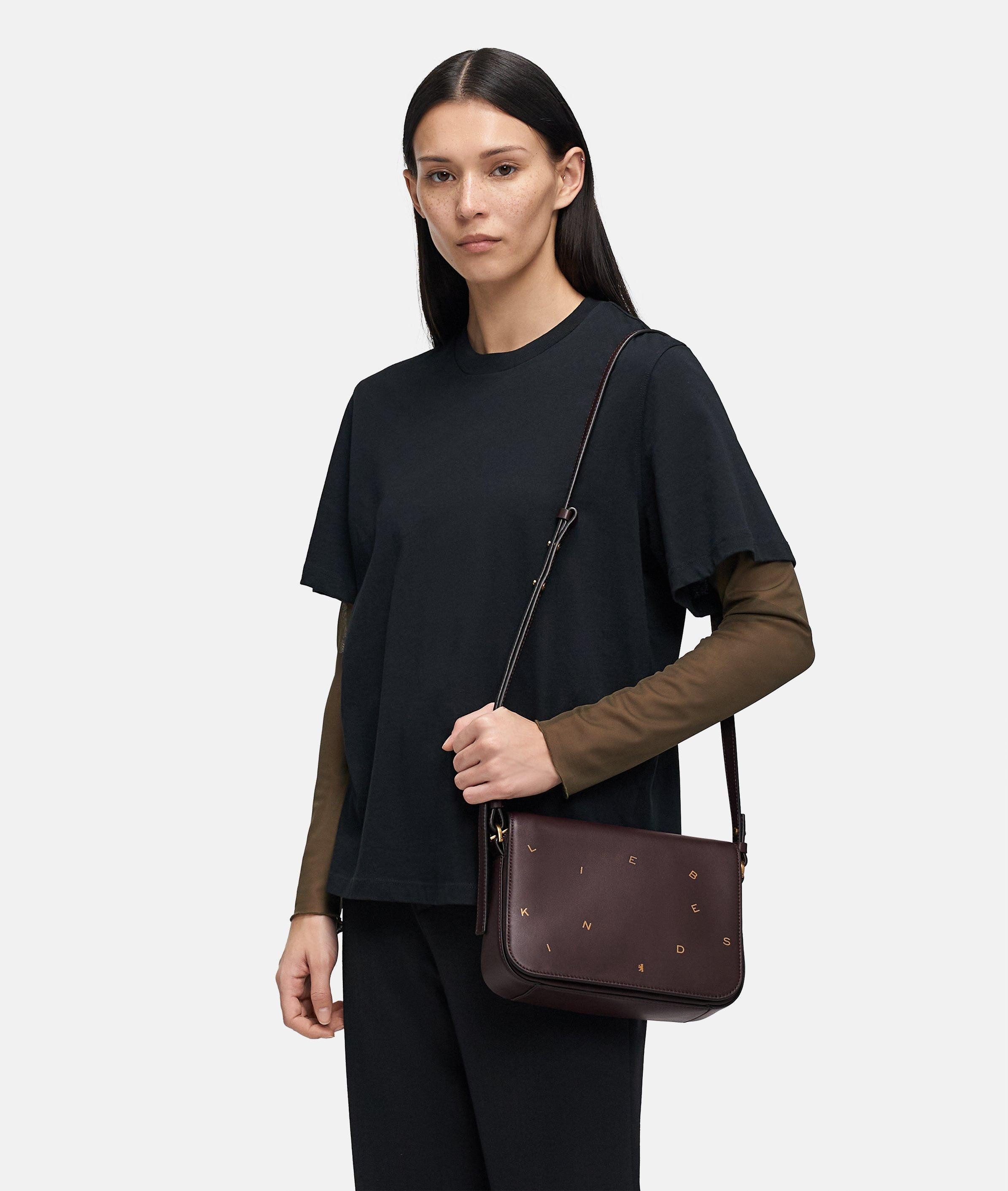 Liebeskind Berlin Umhängetasche Dancing Letters Clarice Crossbody S, Handliche Umhängetasche aus Nappaleder