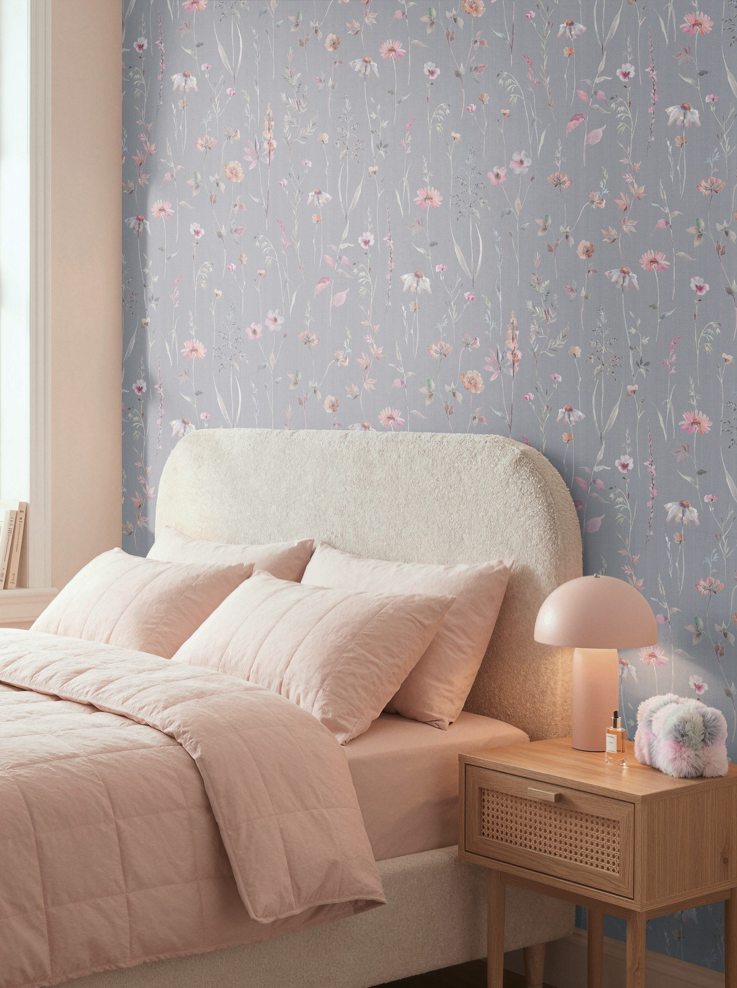 A.S. Création Vliestapete Trend Spectrum Floral – Romantische Blütenranken Vliestapete, leicht strukturiert, floral, matt, geblümt, (1 St), Romantische Blüten- und Blätterranken in harmonischer Farbwelt