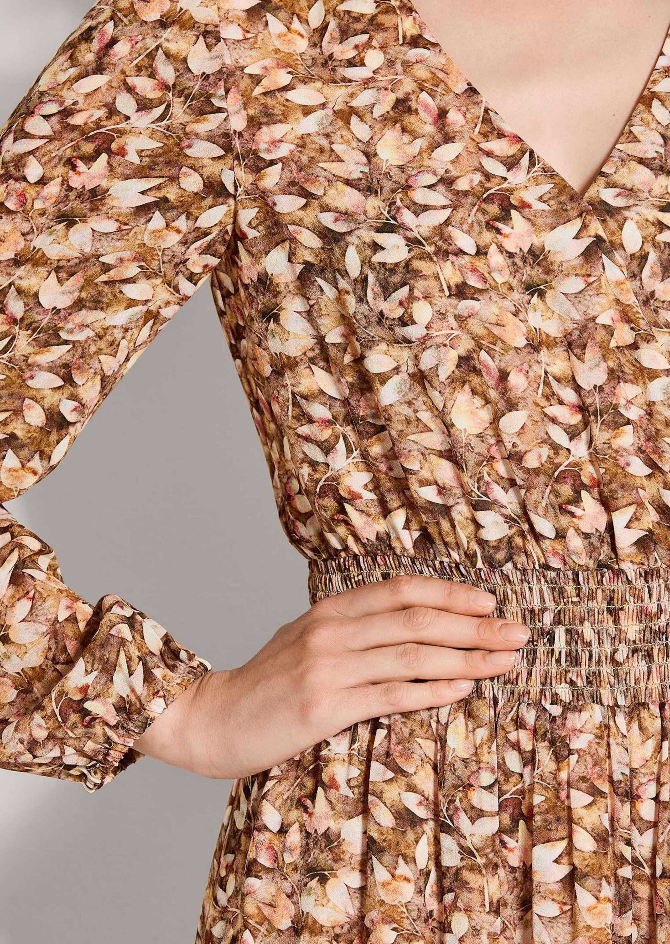 MADELEINE Maxikleid Viskosekleid mit Wickeleffekt Sommerkleid mit V-Ausschnitt, Gummizug, Wadenlänge und Langarm – Bild 4 von 5