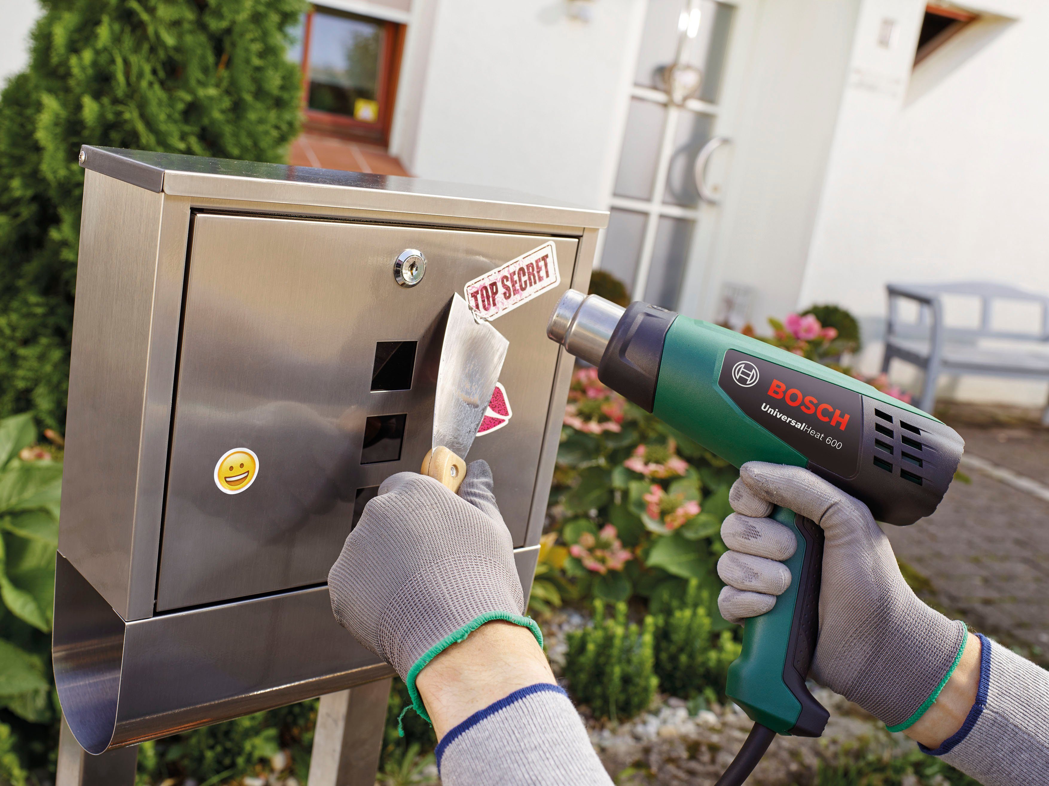 °C, Einstellen Mit dreistufigem UniversalHeat Home Bosch von und Garden max. 600, & Temperatur bis Heißluftgebläse zum 600 Luftstrom Ein-/Aus-Schalter