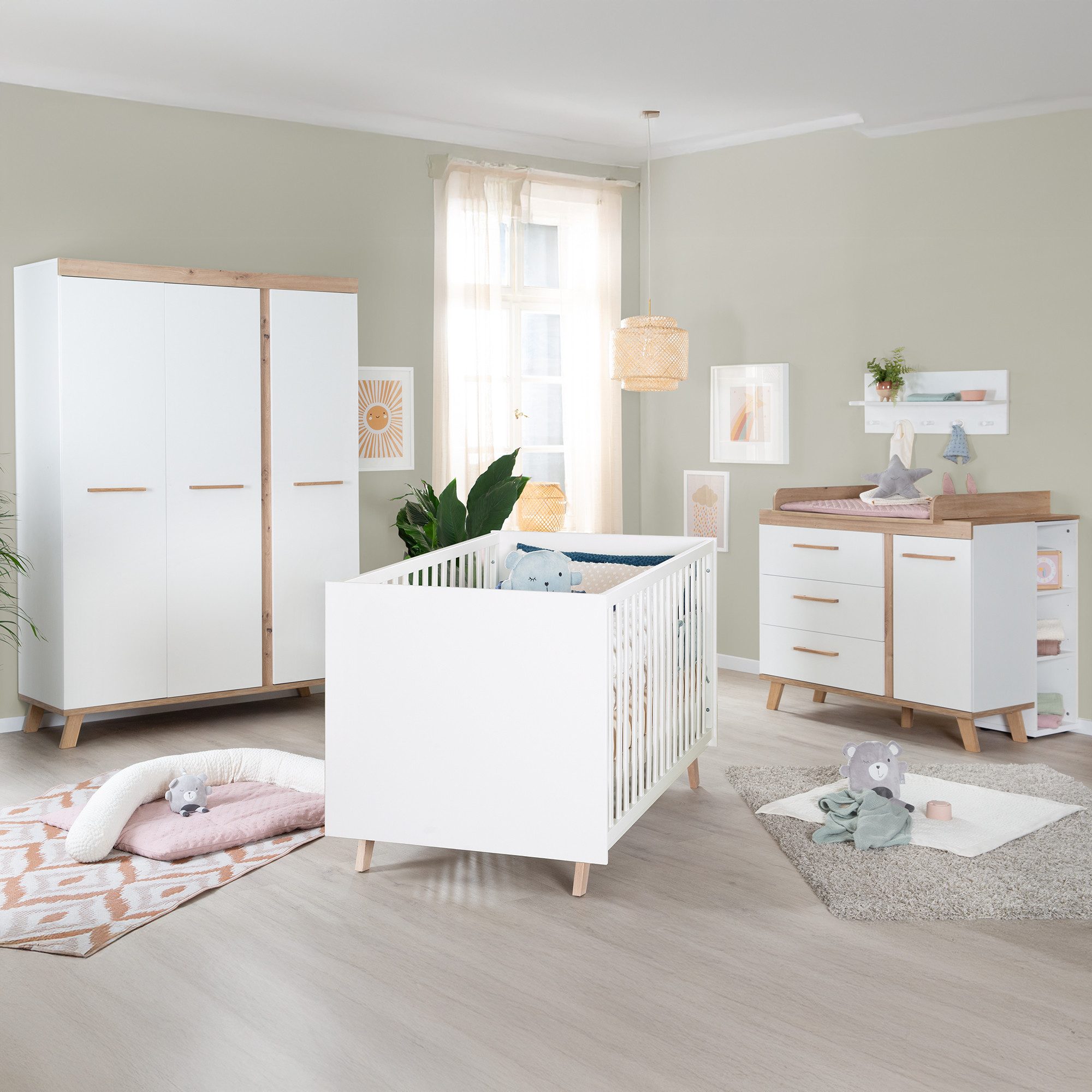 roba® Babyzimmer-Komplettset Smile, (3-tlg), Füße aus Massivholz, Weiß & Dekor Artisan-Eiche