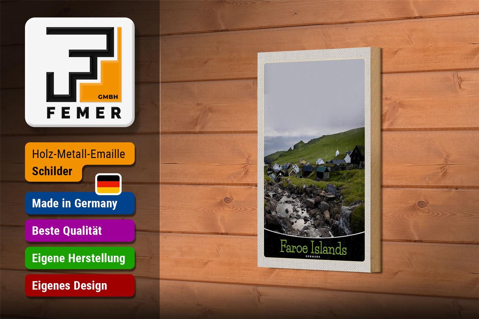Femer GmbH Holzbild Reise 12x18 cm Dänemark Faroe Islands Häuser Wiese, (1 St), Glatte Holzfaserplatte (MDF), vorn beschichtet
