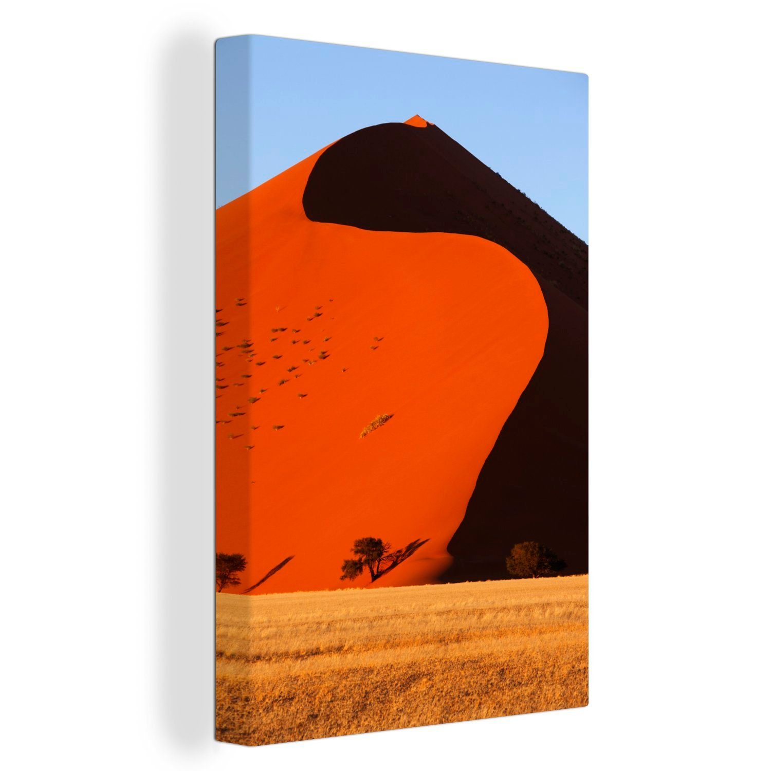 OneMillionCanvasses® Leinwandbild Eine Sanddüne in der Nähe des Sossusvlei-Tals in Namibia, (1 St), Leinwandbild fertig bespannt inkl. Zackenaufhänger, Gemälde, 20x30 cm