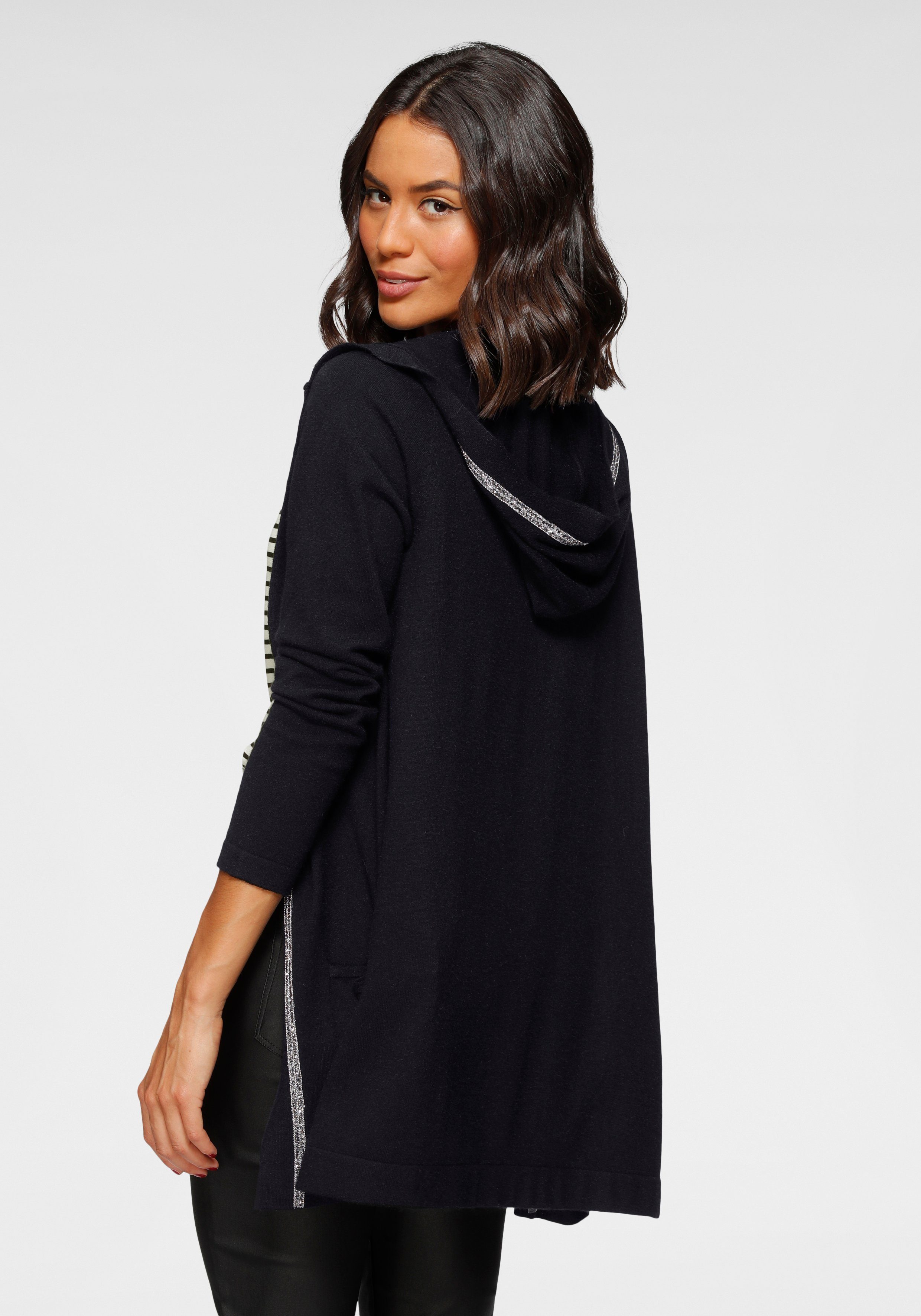 Laura Scott Strickjacke mit Kapuze und glitzerndem Schmuckband günstig online kaufen