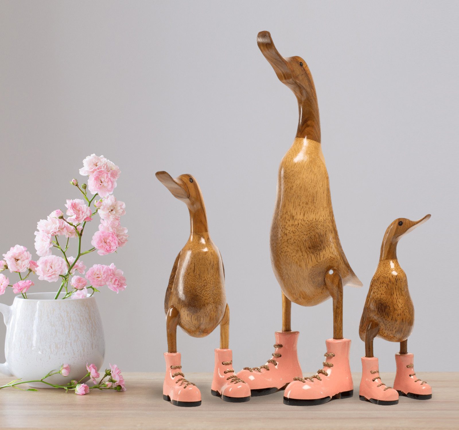 Rikmani Dekofigur Holzfigur Ente, Handgefertigte Dekoration aus Holz, Geschenk, Perfekt als Deko & Geschenk zu jedem Anlass