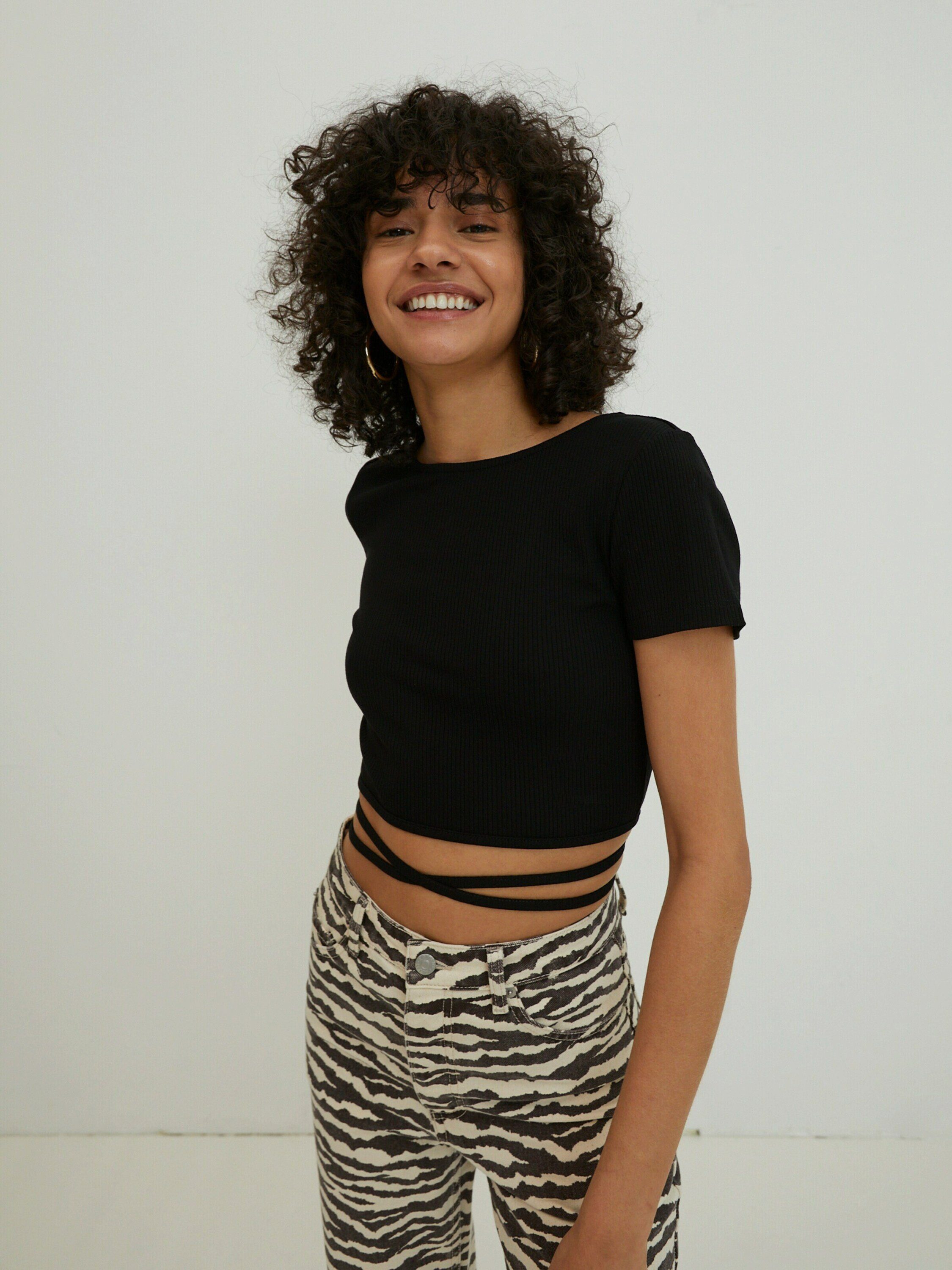 EDITED T-Shirt River (1-tlg) Rückenfrei günstig online kaufen