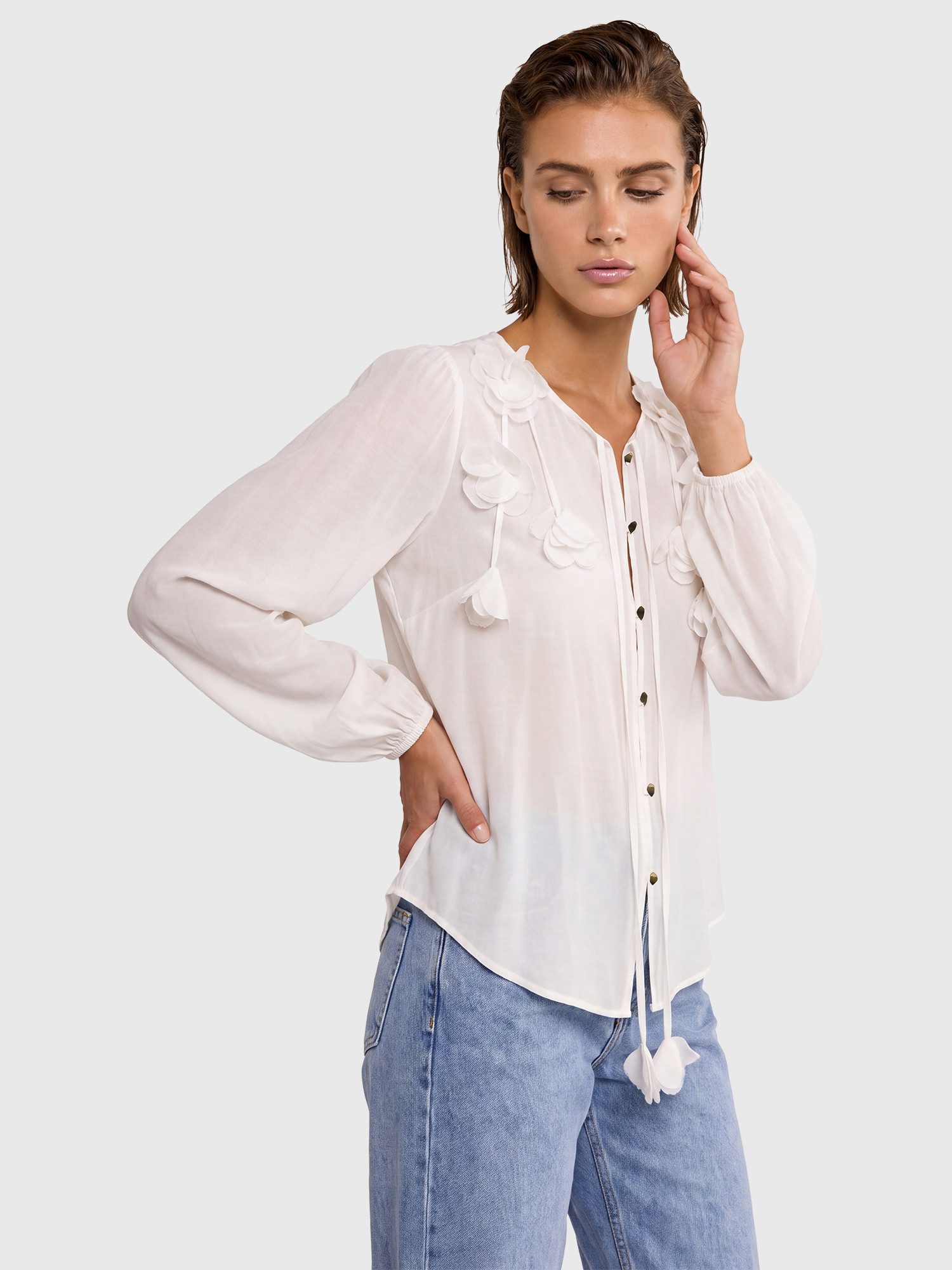 Apart Blusenshirt mit Blütenapplikationen