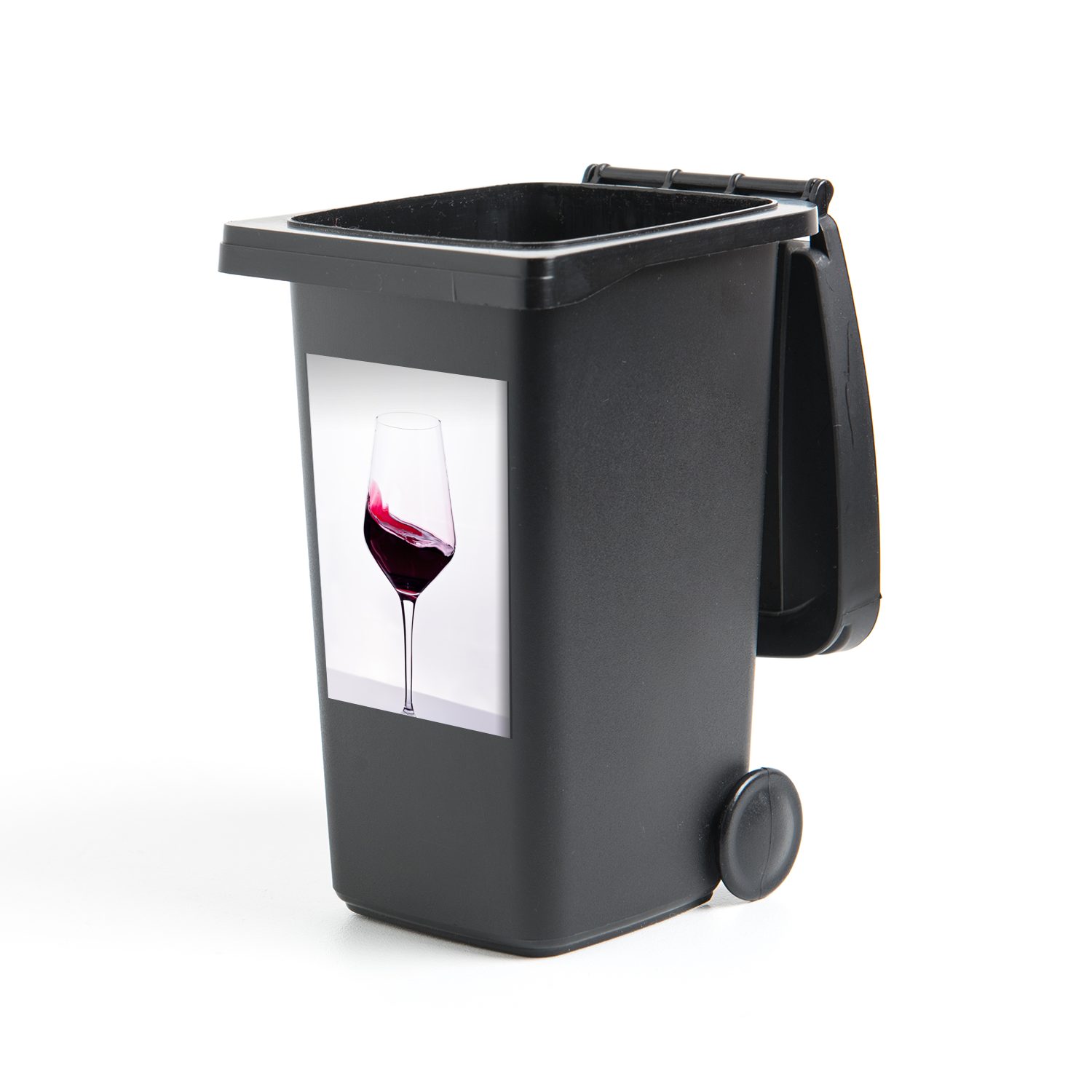 MuchoWow Wandsticker Studioaufnahme eines Glases Rotwein (1 St), Mülleimer-aufkleber, Mülltonne, Sticker, Container, Abfalbehälter