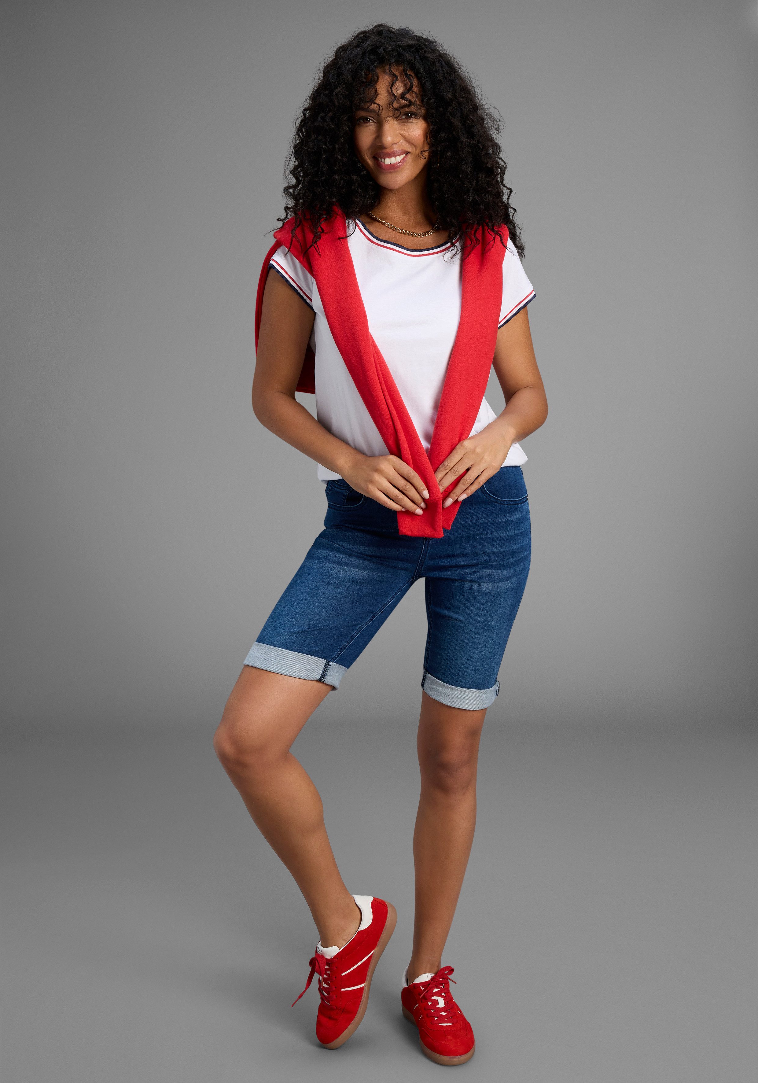Arizona Jogg-Jeansbermudas hohe Leibhöhe, krempelbare Beinabschlüsse, Used-Look – Bild 4 von 5