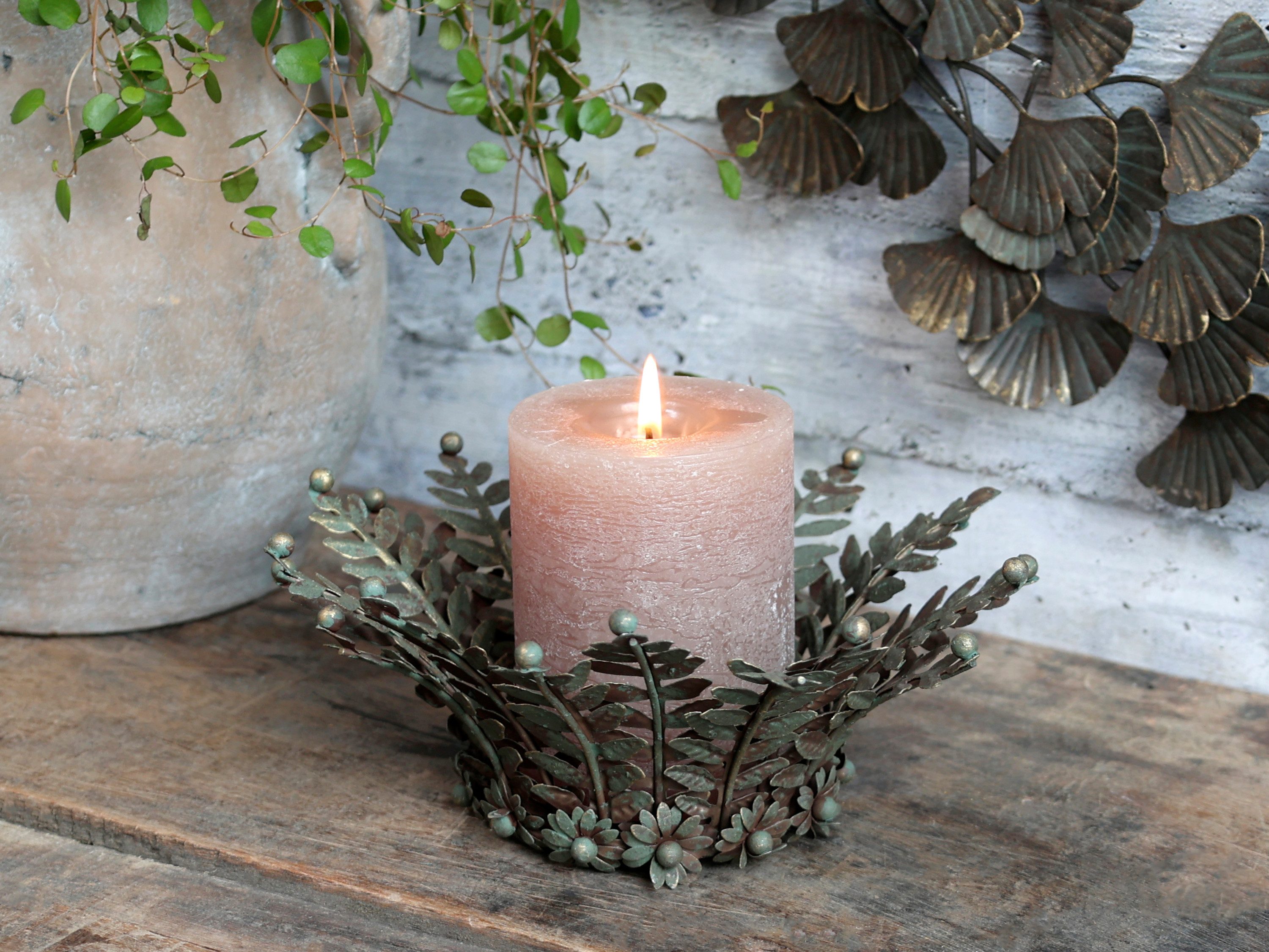 Chic Antique Kerzenständer Romantischer Kerzenhalter Metall Zink Blüten Deko Grau, Romantischer Kerzenhalter mit filigranen Blüten