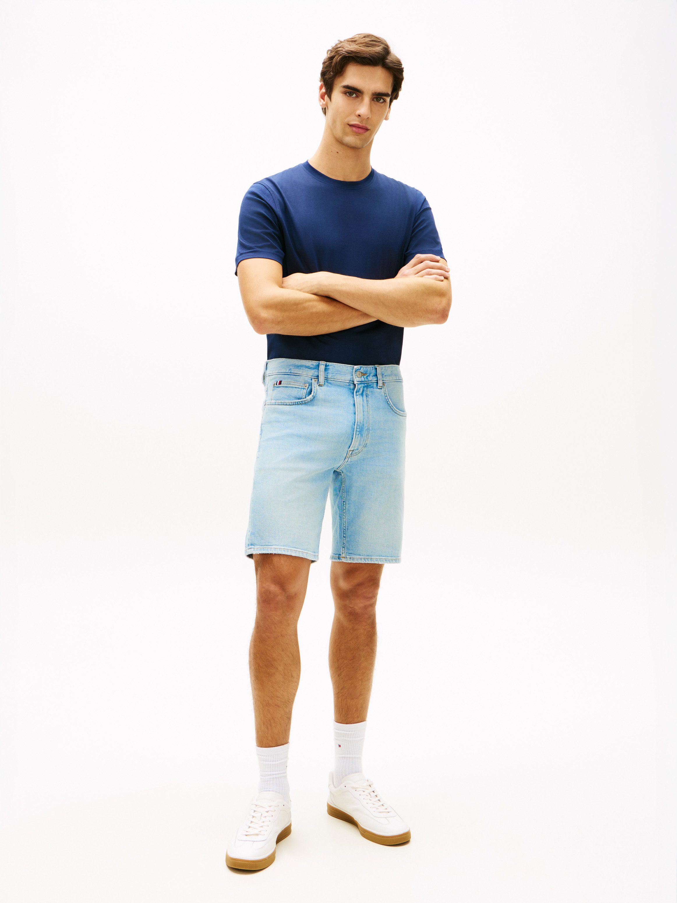 Tommy Hilfiger Jeansshorts DENTON Straight Leg Fit mit Fade-Effekt