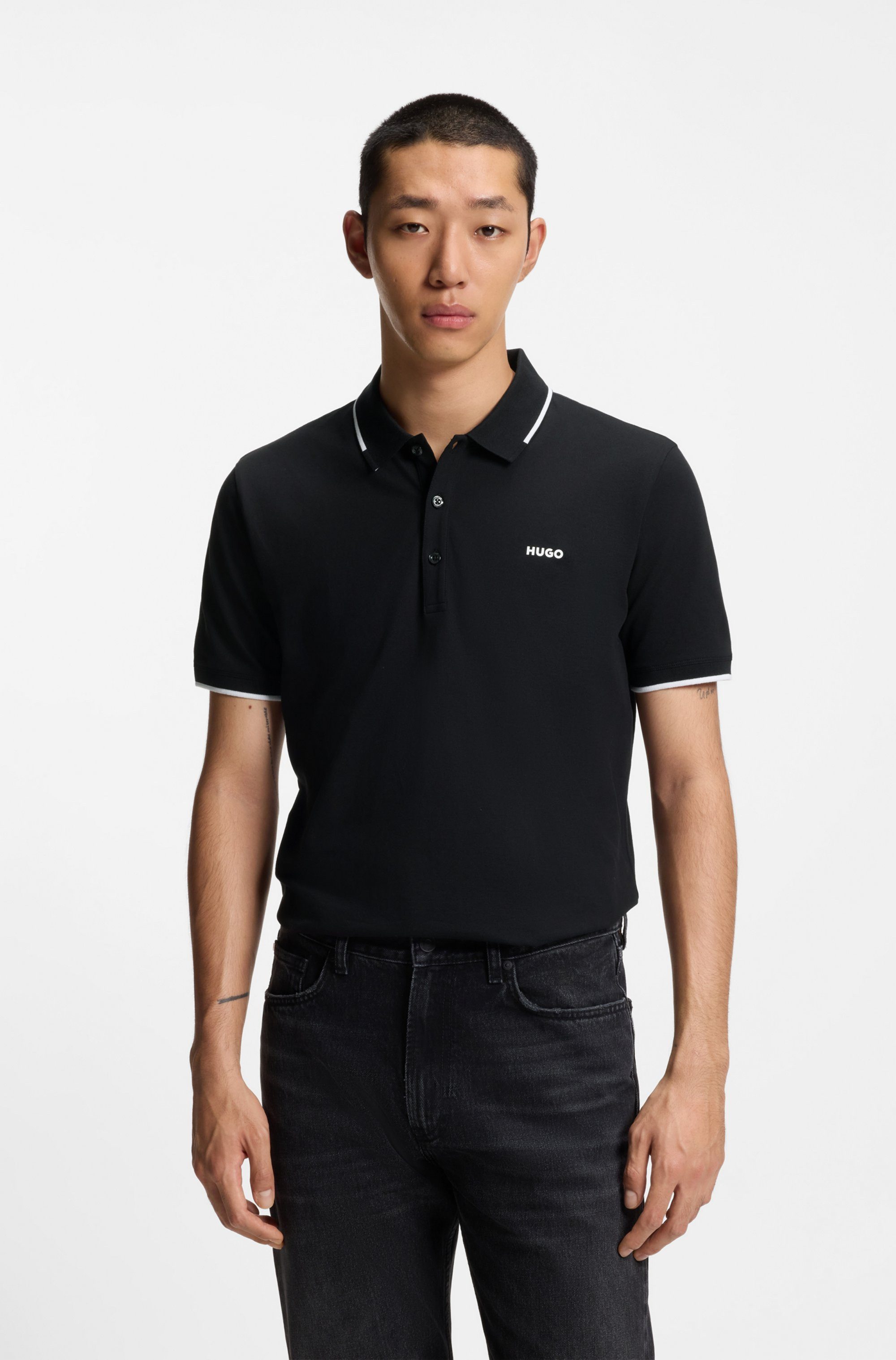 HUGO Poloshirt Dinoso Kragen mit kontrastfarbigem Streifen, Slim Fit, Logodruck