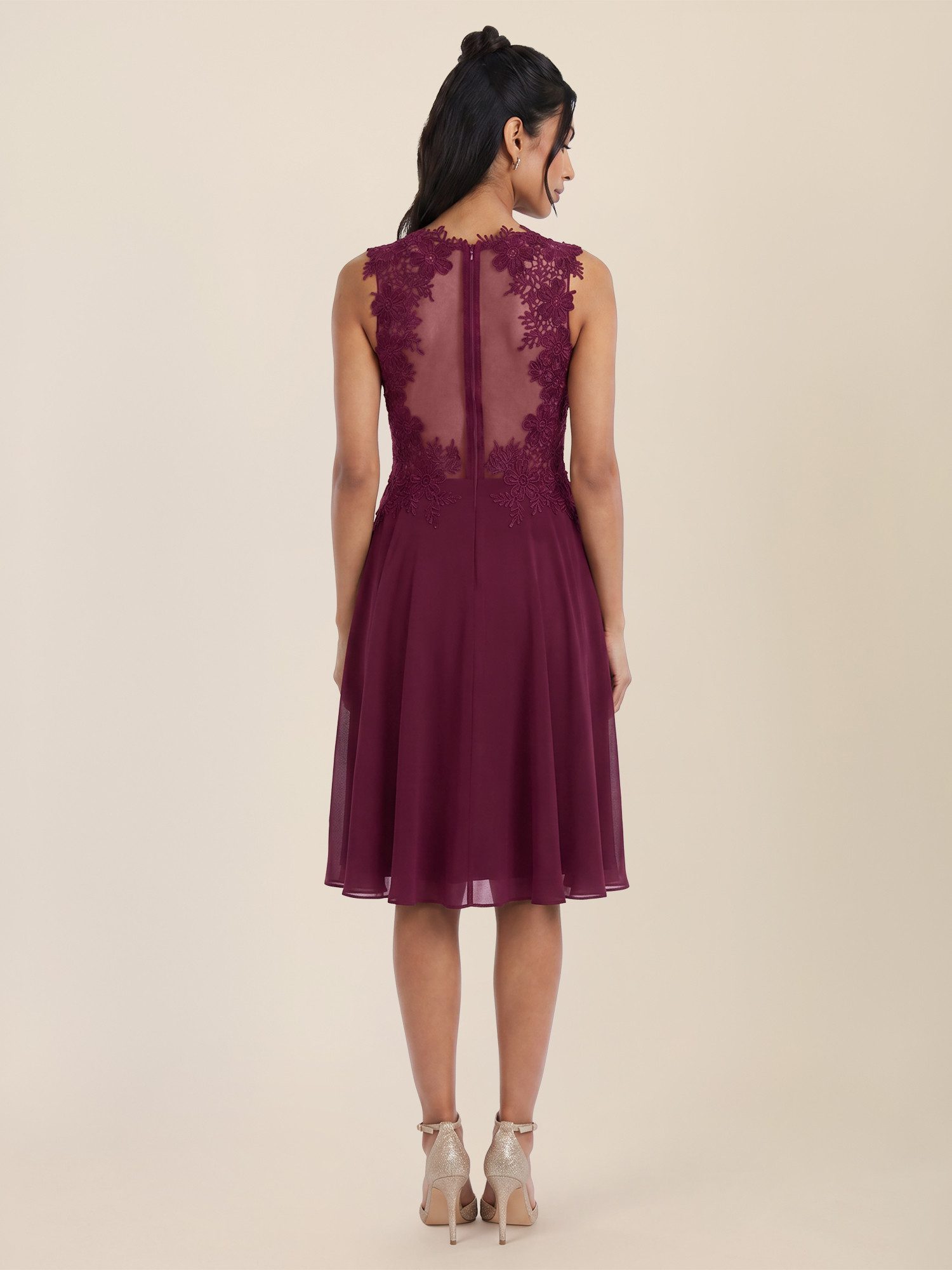 Apart Cocktailkleid mit floraler Spitze und Chiffon