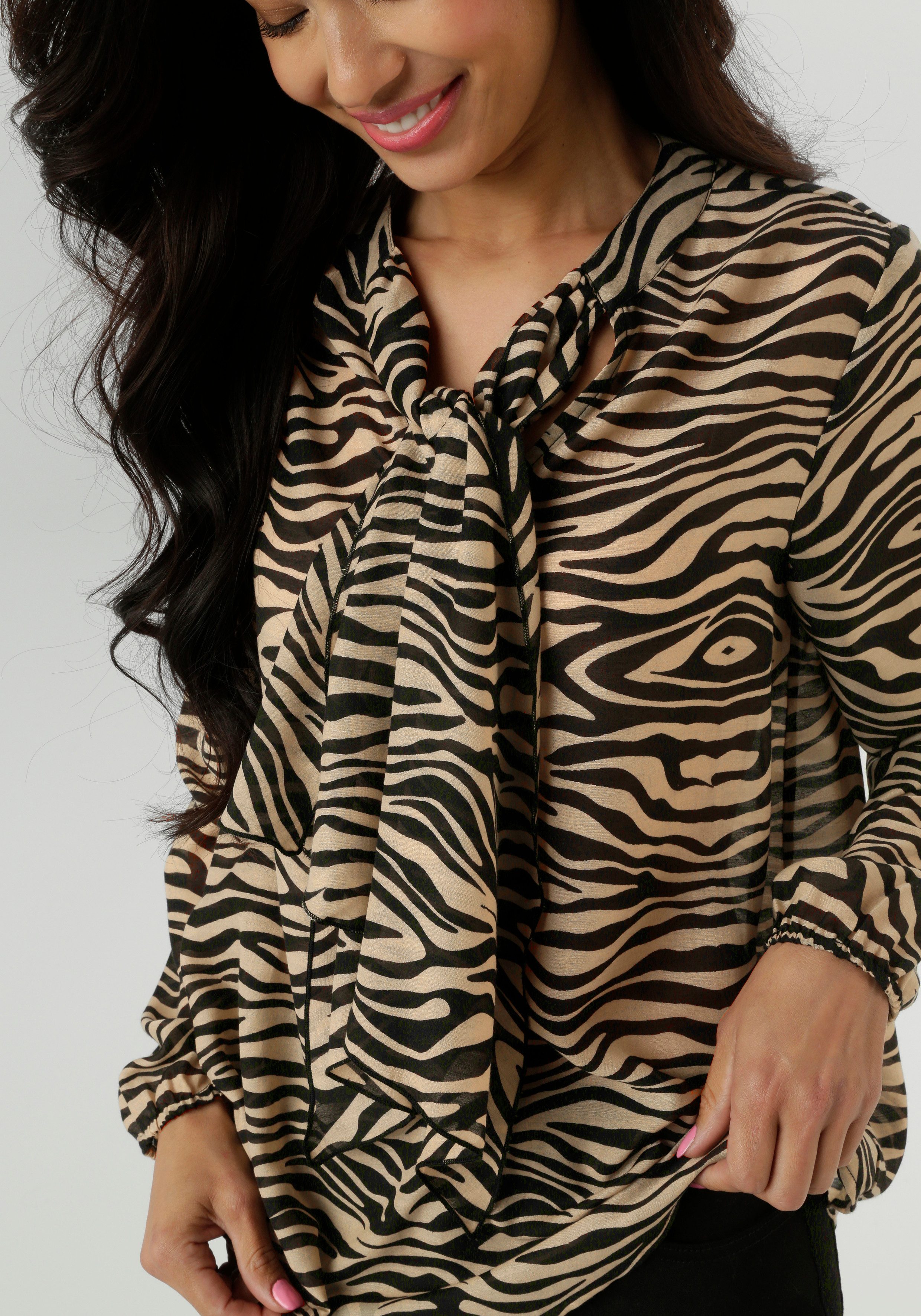 Aniston SELECTED Schlupfbluse mit modischen Animal-Print