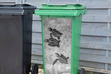 MuchoWow Wandsticker Schildkröten schwarz-weiß Foto (1 St), Mülleimer-aufkleber, Mülltonne, Sticker, Container, Abfalbehälter
