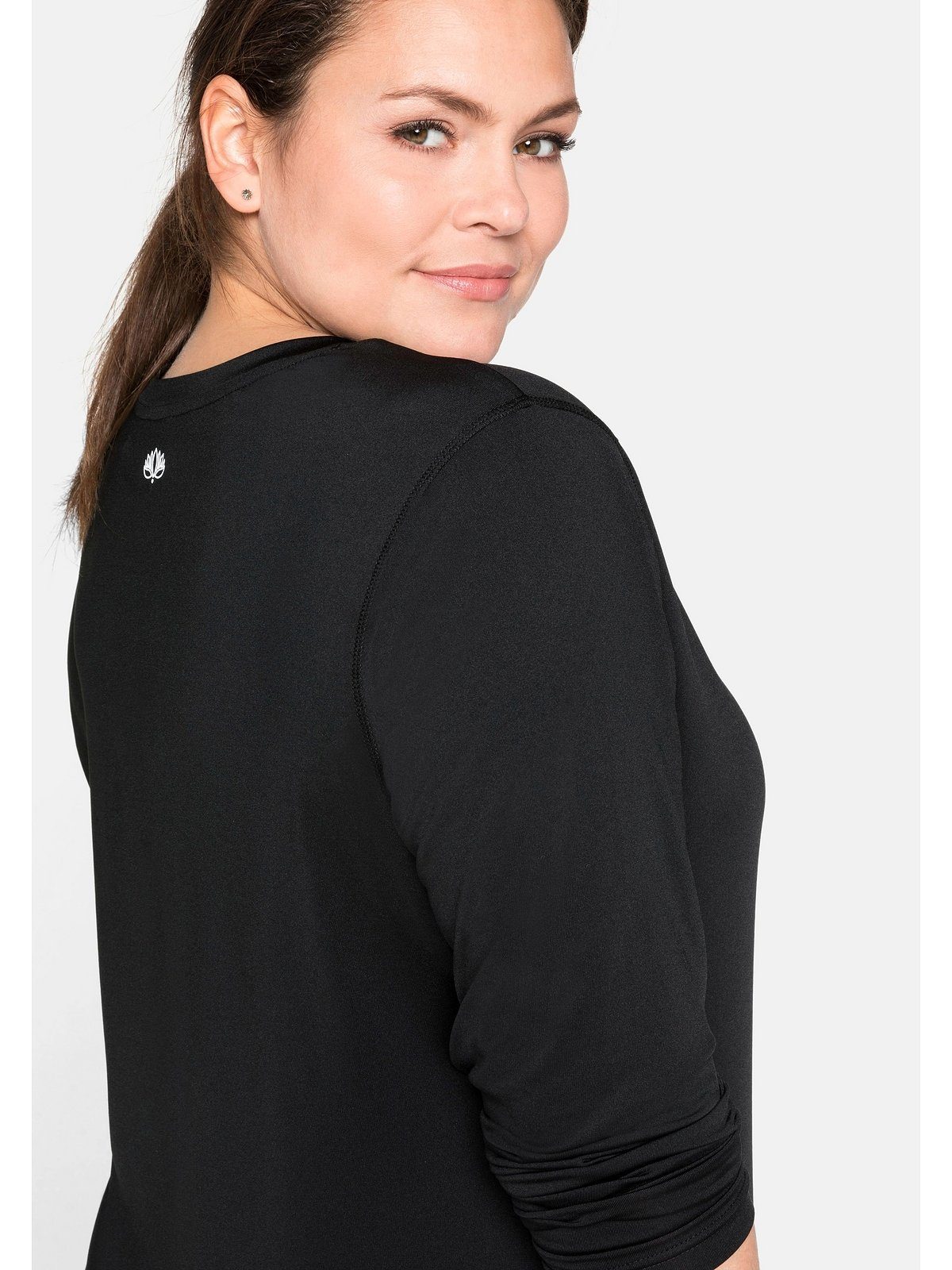 Sheego Große reflektierendem Langarmshirt schwarz Rückendruck mit Größen