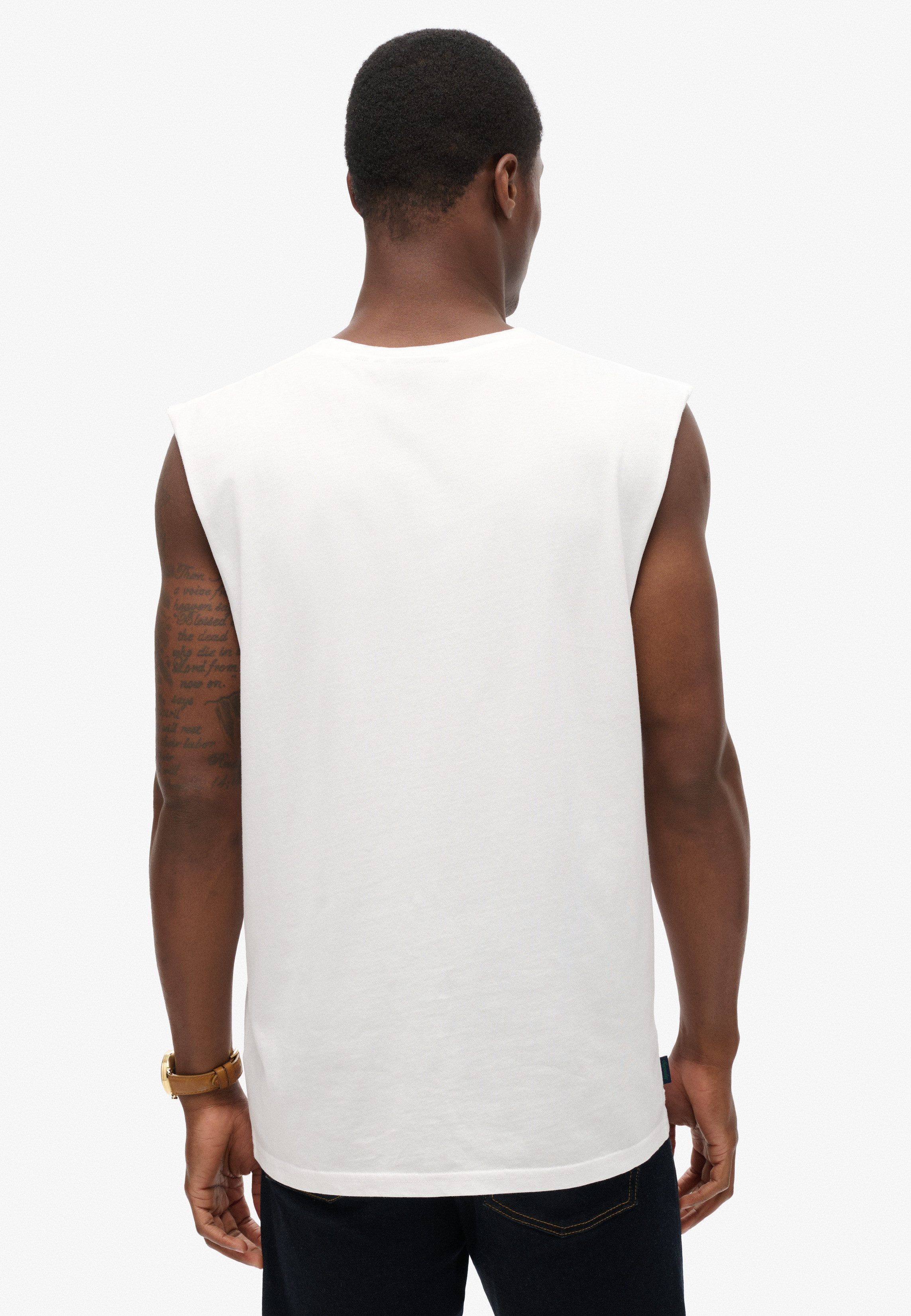 Superdry Tanktop ESSENTIAL LOGO TANK UB mit lockerer Passform, aus Baumwolle und Single Jersey