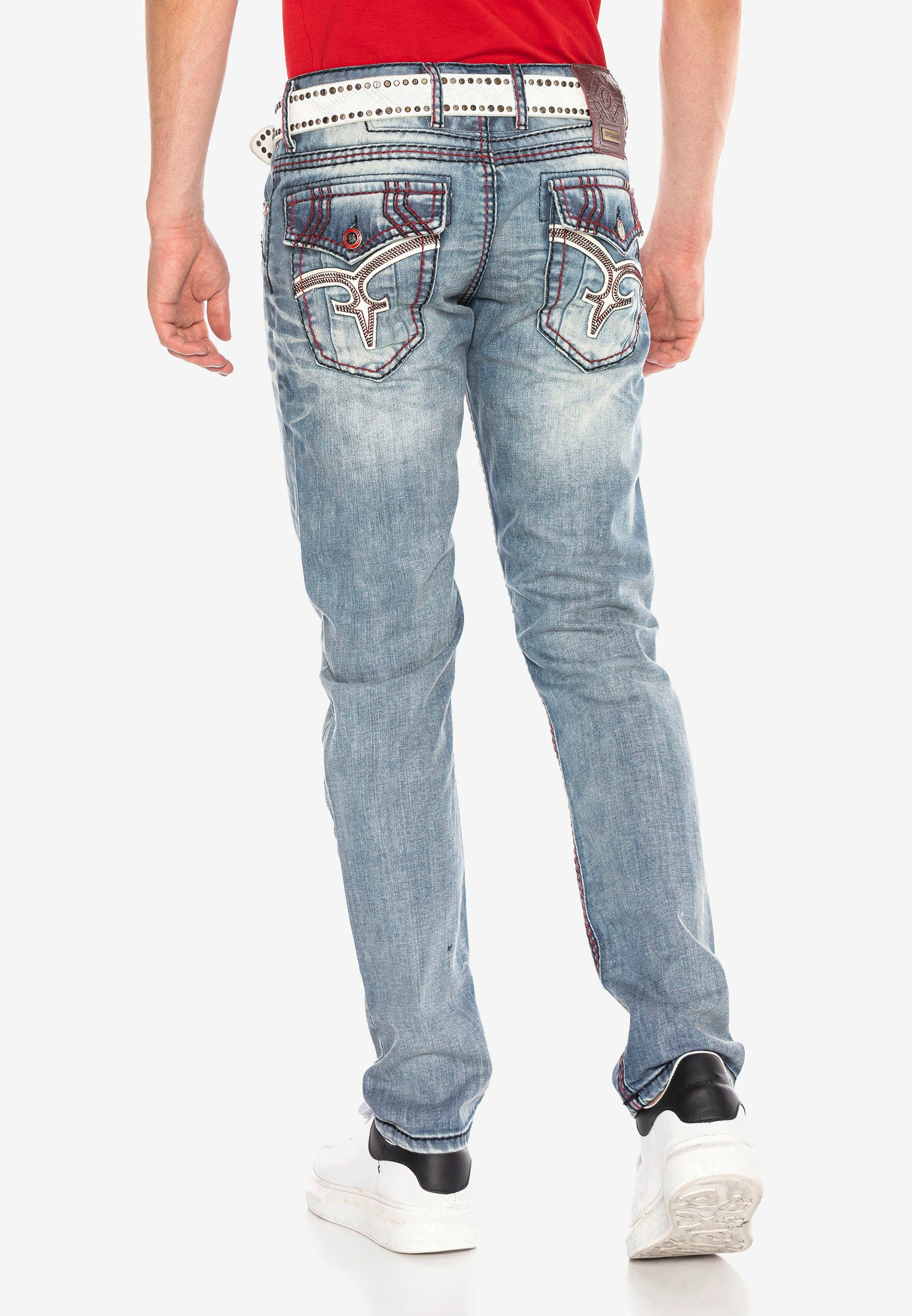 Cipo & Baxx in modischem Straight-Jeans Design