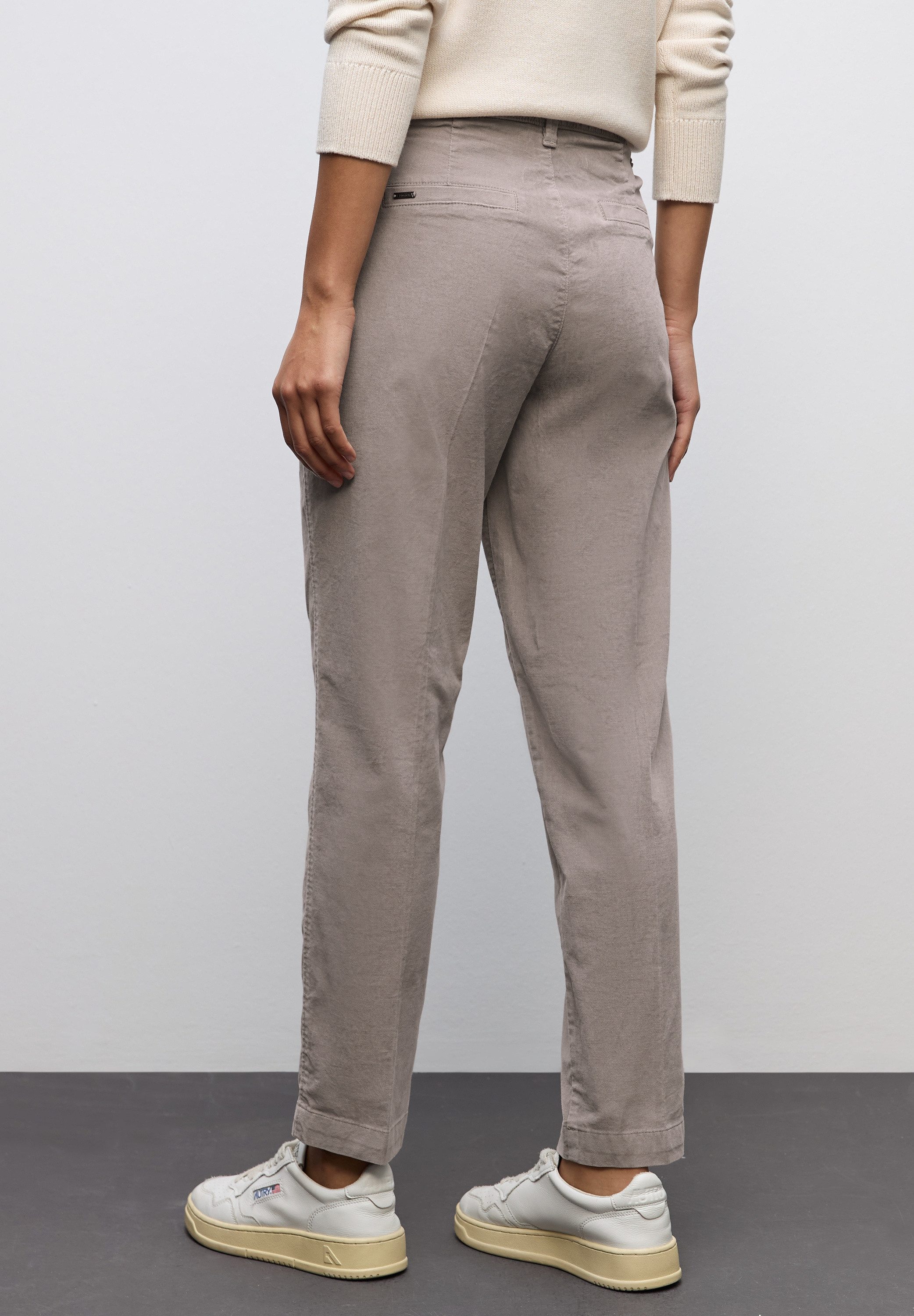 STREET ONE Chinohose Velvet mit Taschen