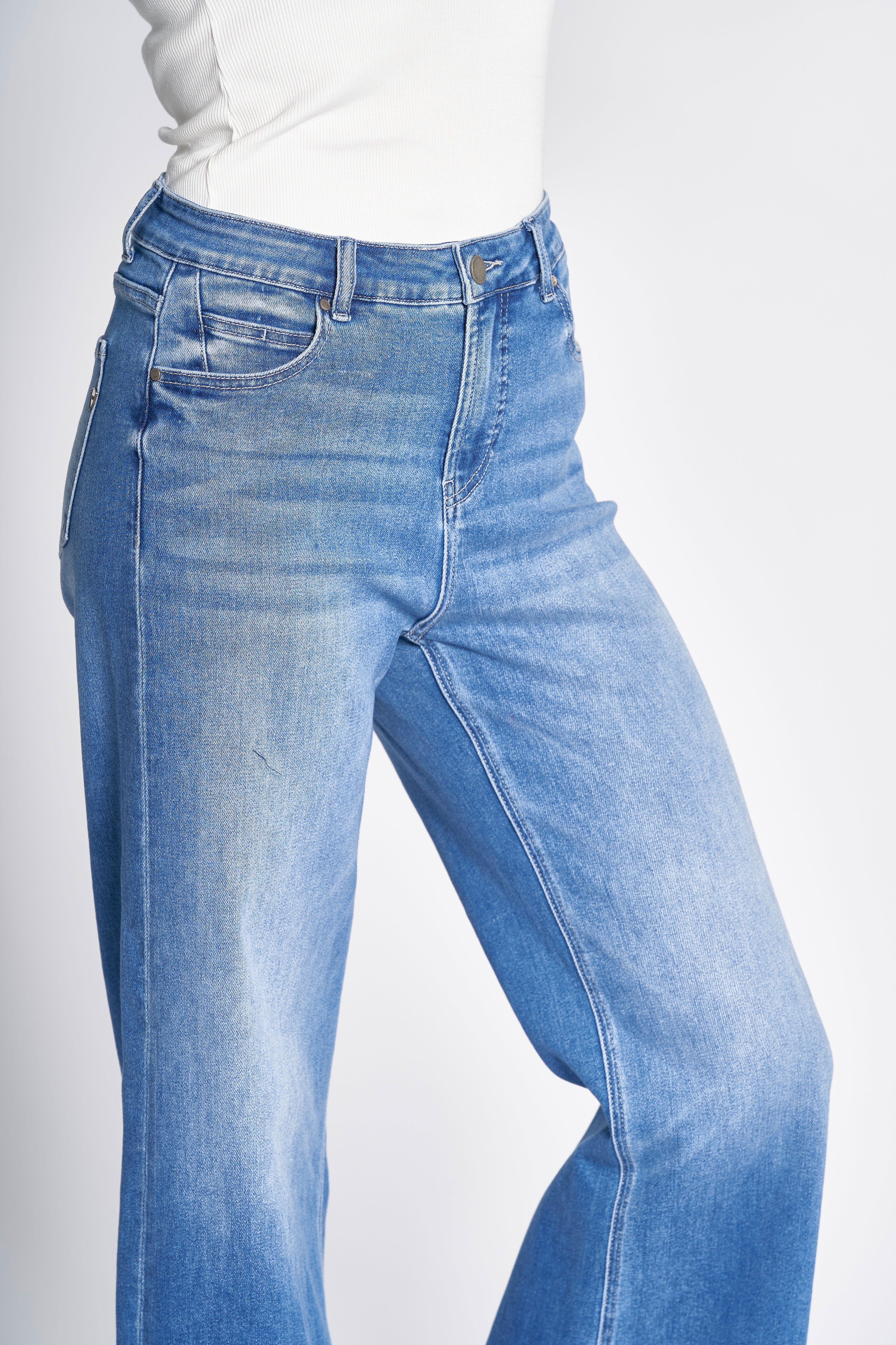 Zhrill 5-Pocket-Jeans ZHTESSA mit ausgestelltem Bein, Schlag