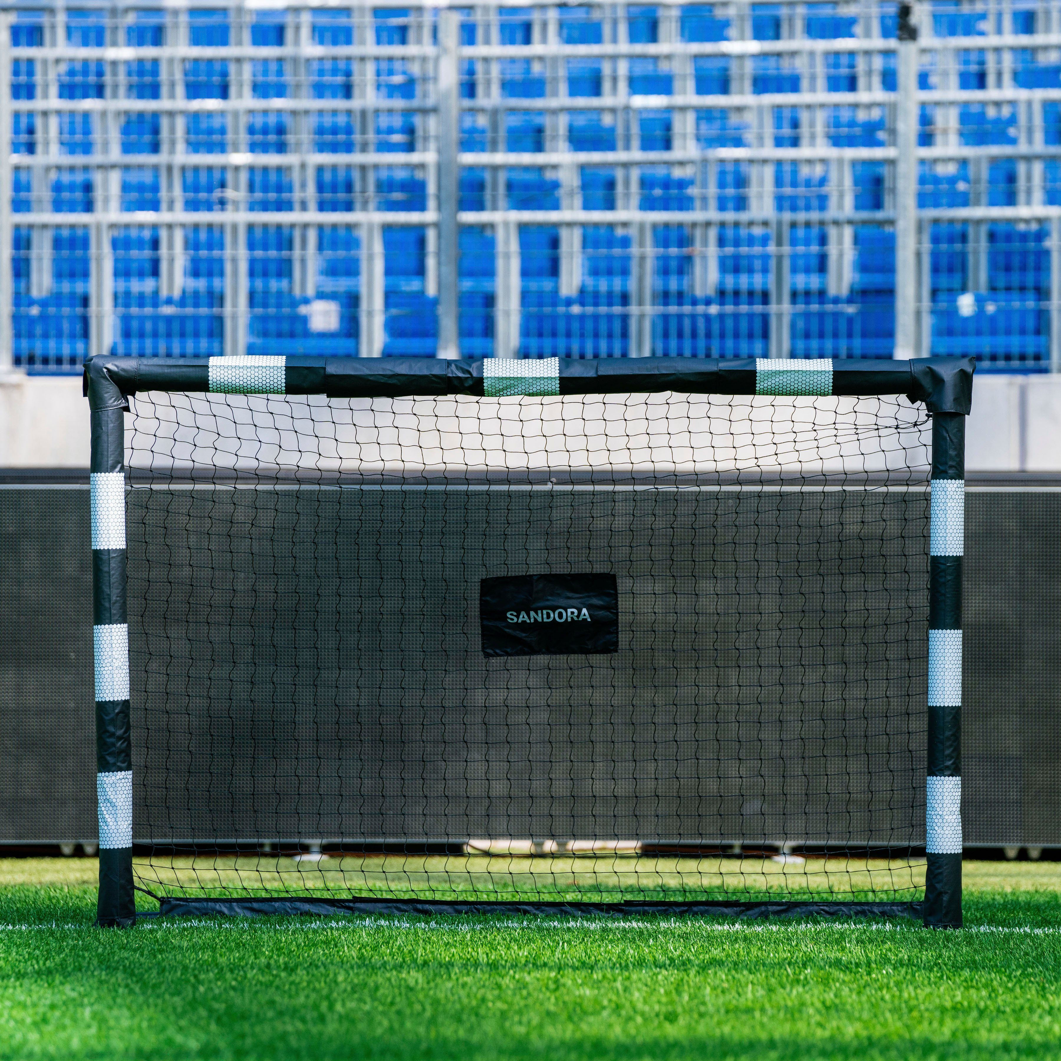 SANDORA M, 180x120x60, Zieler Edition, schwarz/weiß Ron-Robert Fußballtor Hattrick