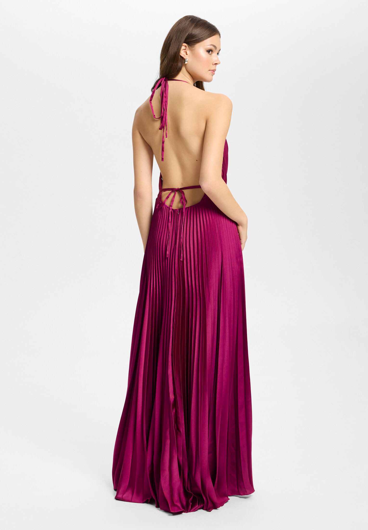 Hey Kyla Abendkleid - Bodenlanges Plisseékleid aus Satin Taillierter Schnitt mit fließendem Rockteil
